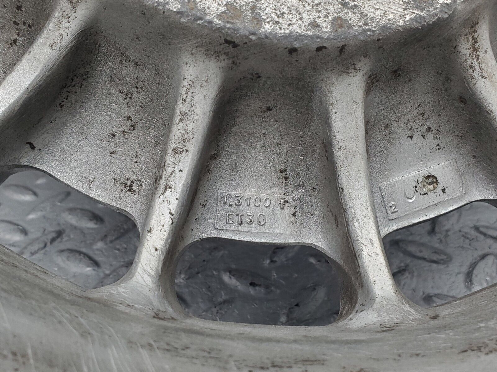 44557 Mercedes-Benz W123 Alloy Wheel Mexican Hat 6Jx14H2 ET30 1264001902