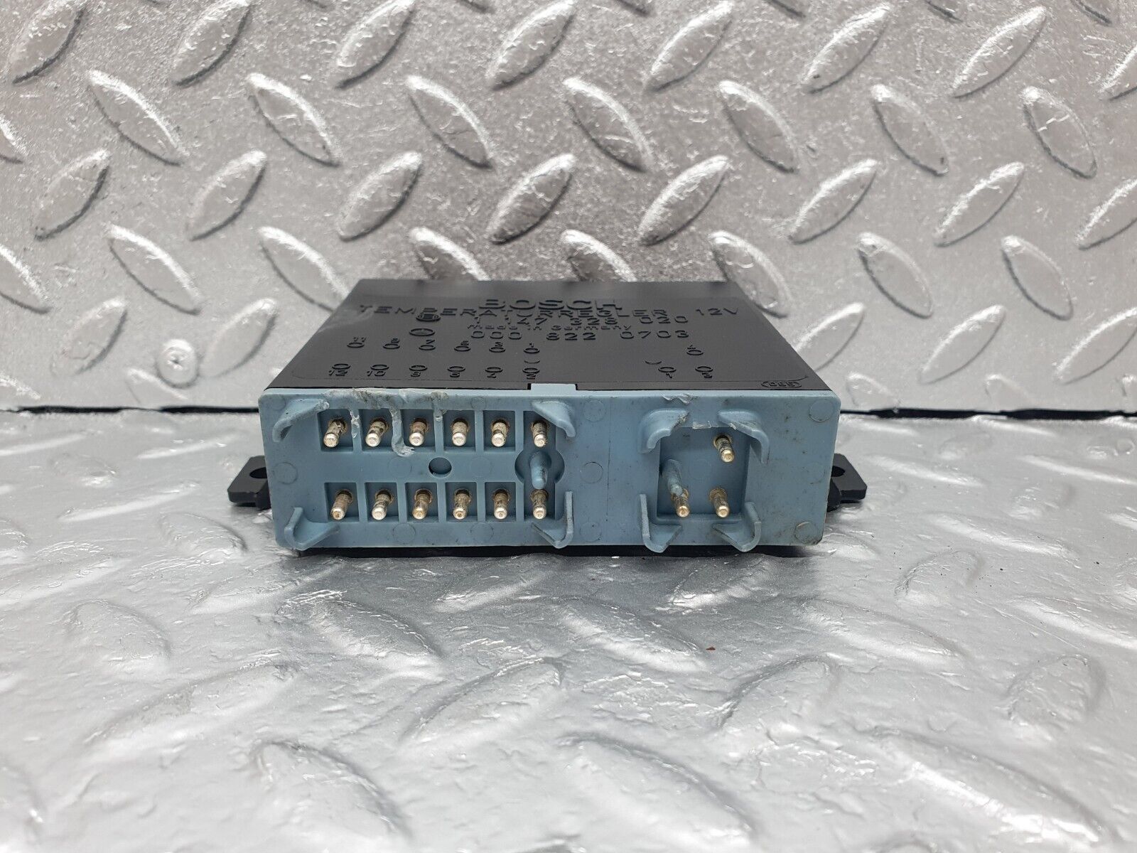 43520 Mercedes-Benz C126 380SEC Coupe Comfort Control Unit 0008220703 1147328020