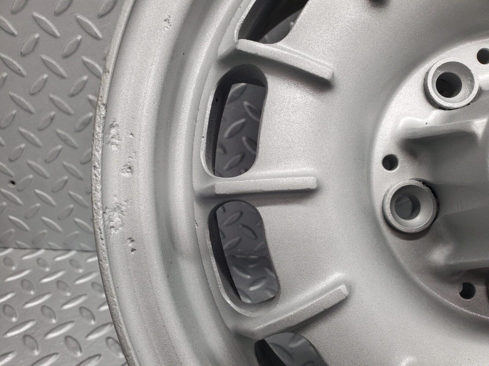 46812 Mercedes-Benz Alloy Wheel Set Mexican Hat 6Jx14H2 ET30 1084000902