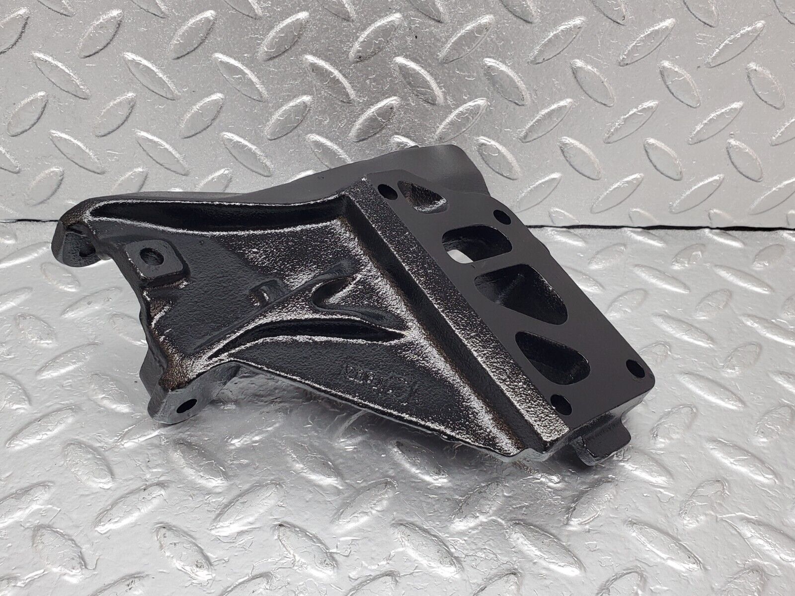 44476 Mercedes-Benz W123 280E Alternator Generator Bracket 1101550735