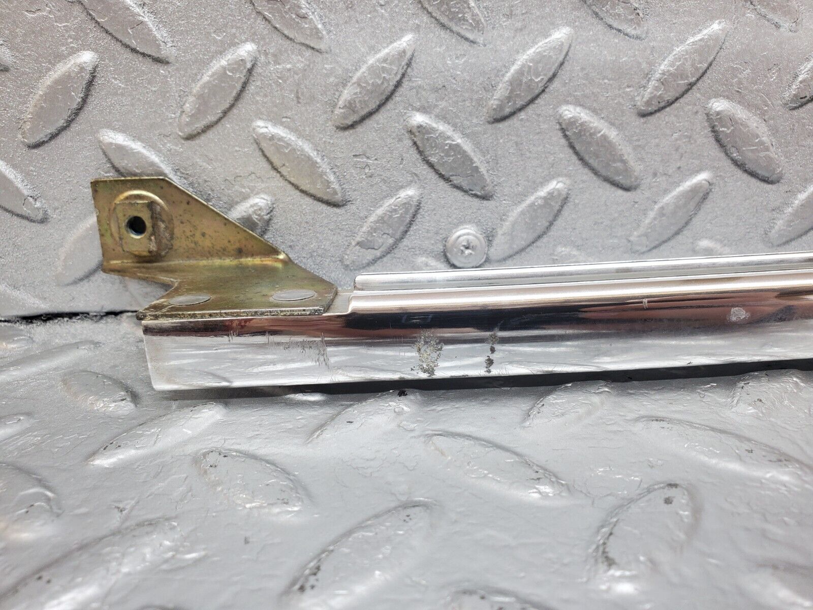 45814 Mercedes-Benz W126 420SE Rear Right Chrome Window Channel 1267300219