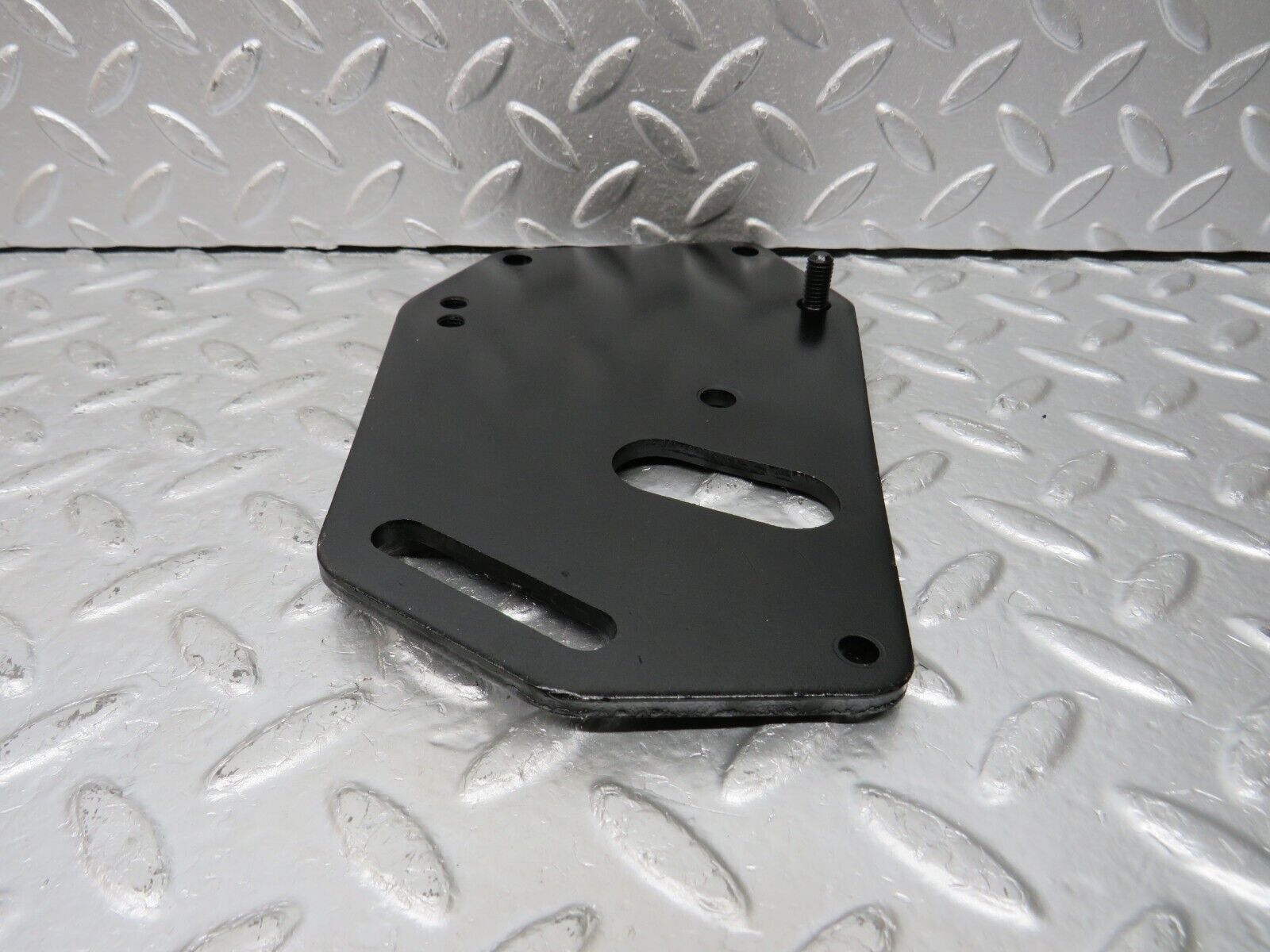 33087 Mercedes-Benz C107 R107 350 V8 Power Steering Pump Bracket