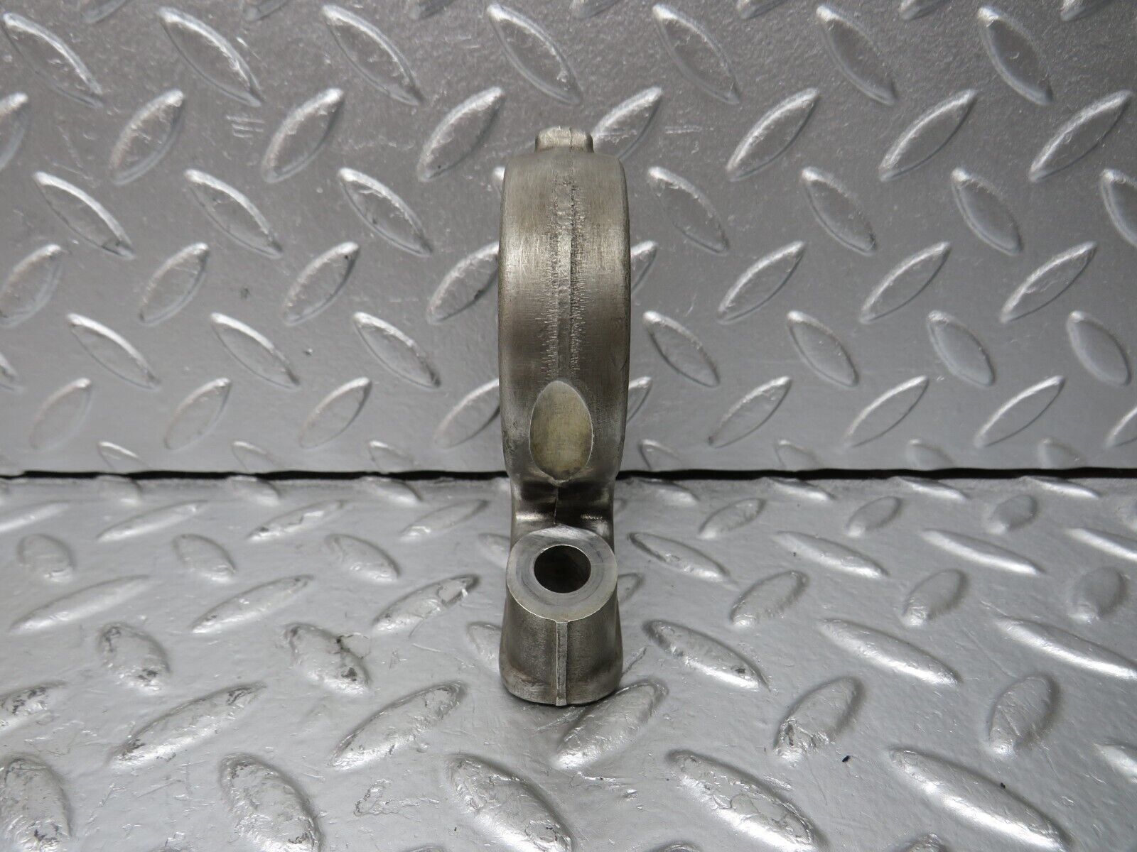 33090 Mercedes-Benz C107 R107 350 V8 Camshaft Tower Bearing 1160512112