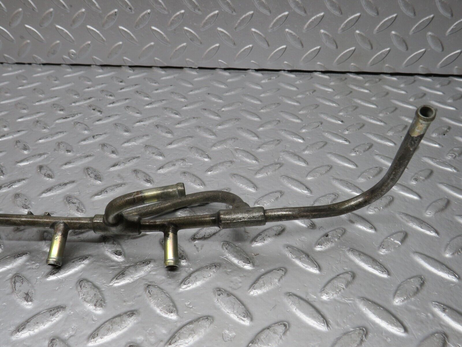 32817 Mercedes-Benz C107 R107 350 V8 Fuel Injector Rail Pipe