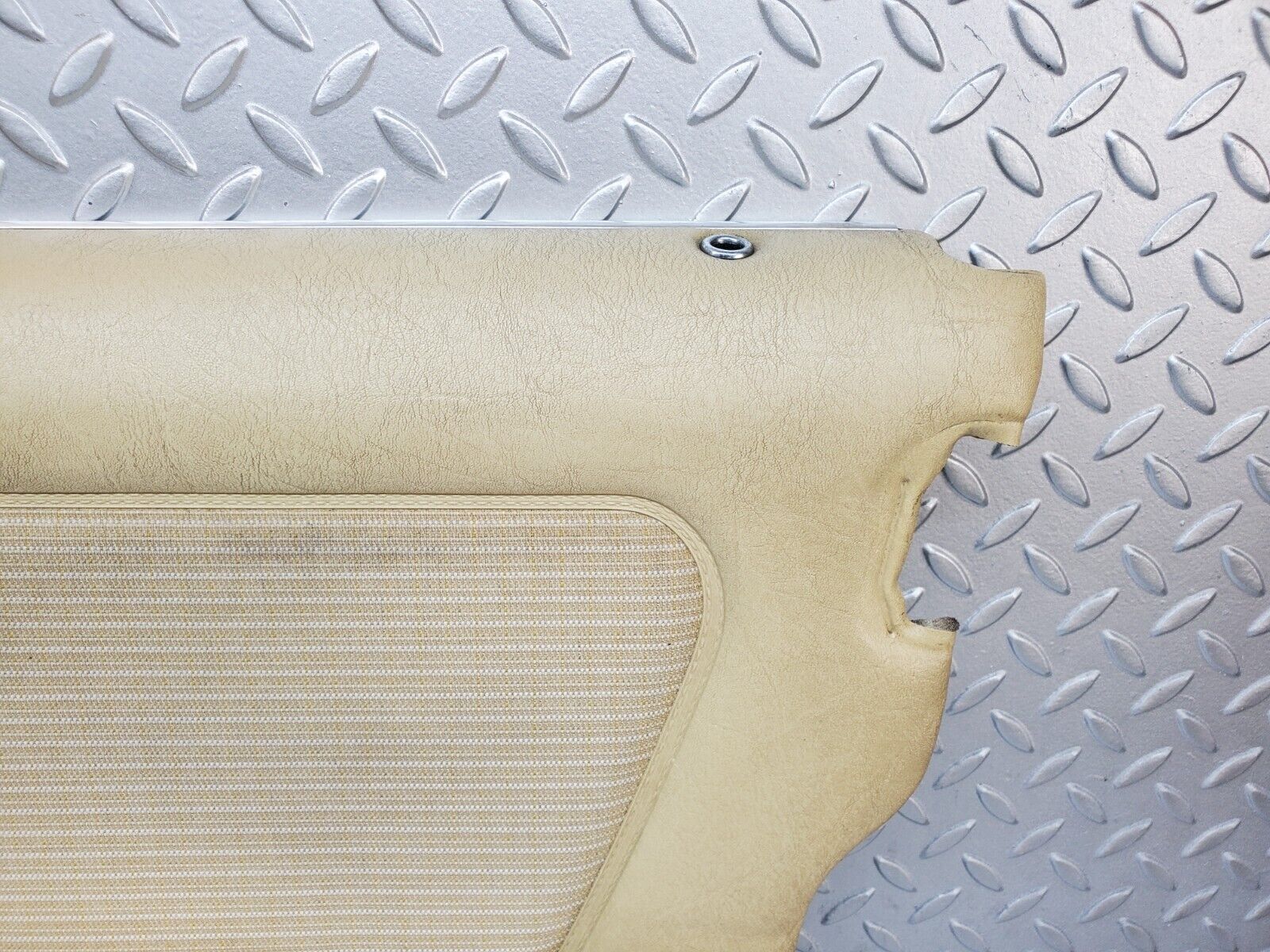 44377 Mercedes-Benz W123 280E Front Right Door Card Beige