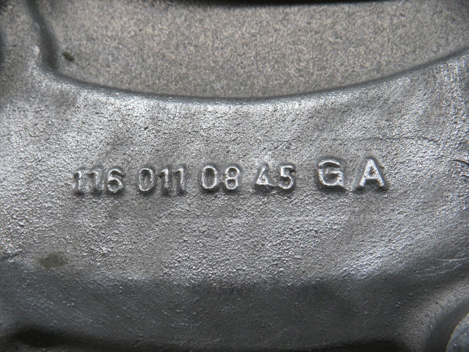 33080 Mercedes-Benz C107 R107 350 V8 Gearbox Flange 1160110845