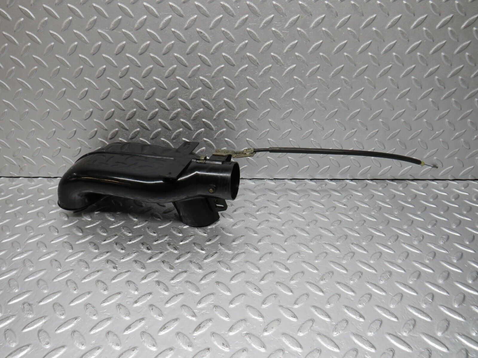 39902 Mercedes-Benz R107 350SL Heater Air Duct