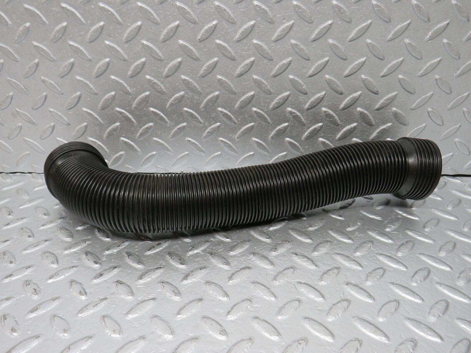 39905 Mercedes-Benz R107 350SL Air Duct Pipe Hose