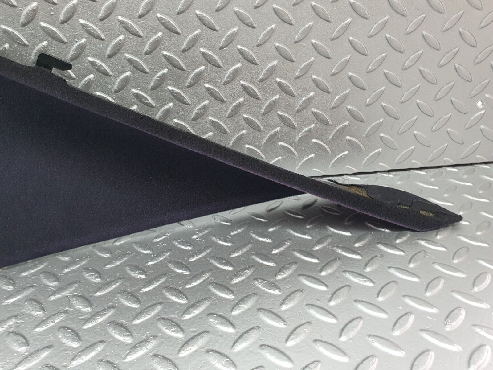 41758 Mercedes-Benz W202 C200 C Pillar Cover Panel Left Side Grey 2026950144