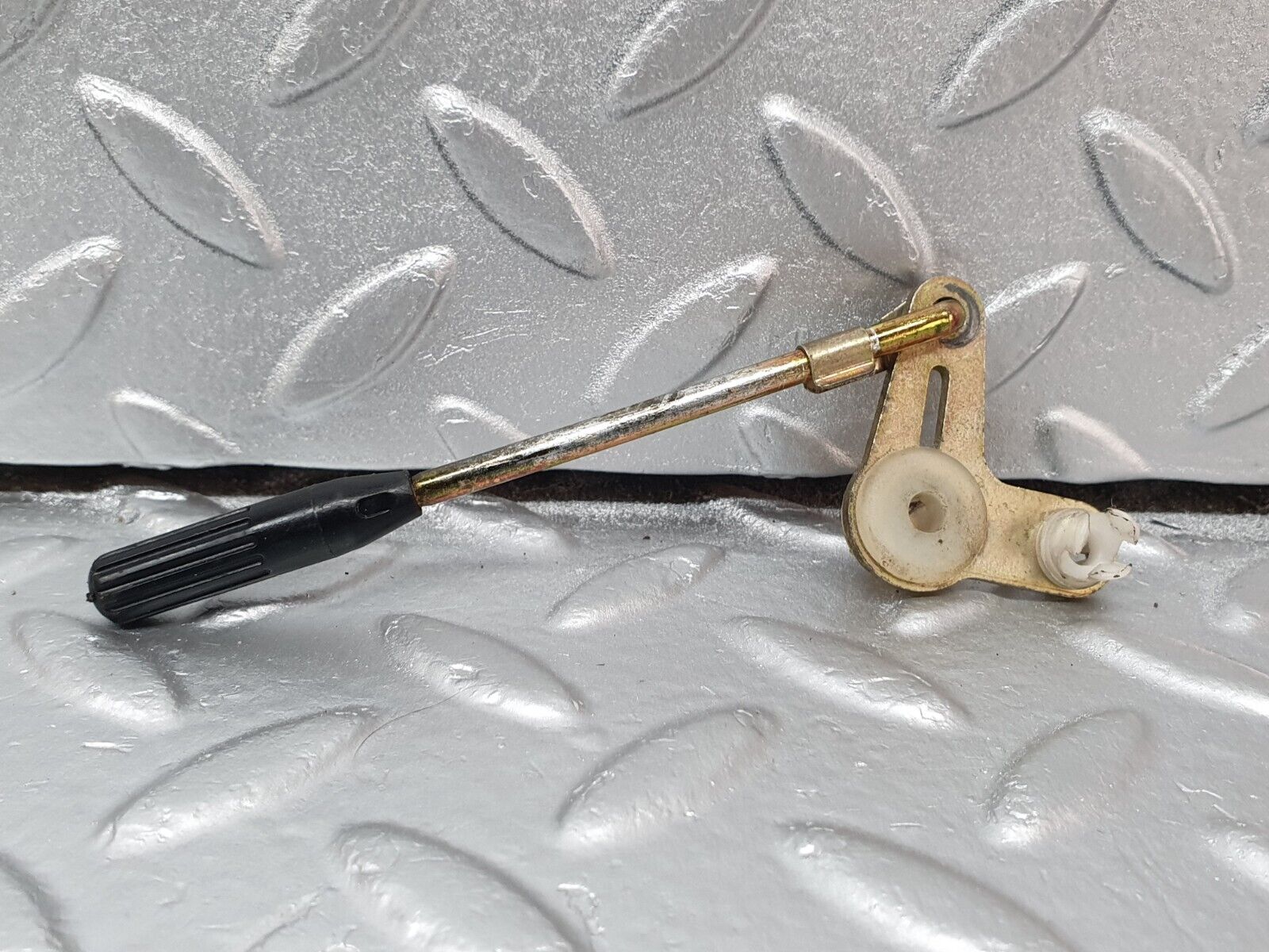 41708 Mercedes-Benz W124 200E Rear Door Lock Knob Pair