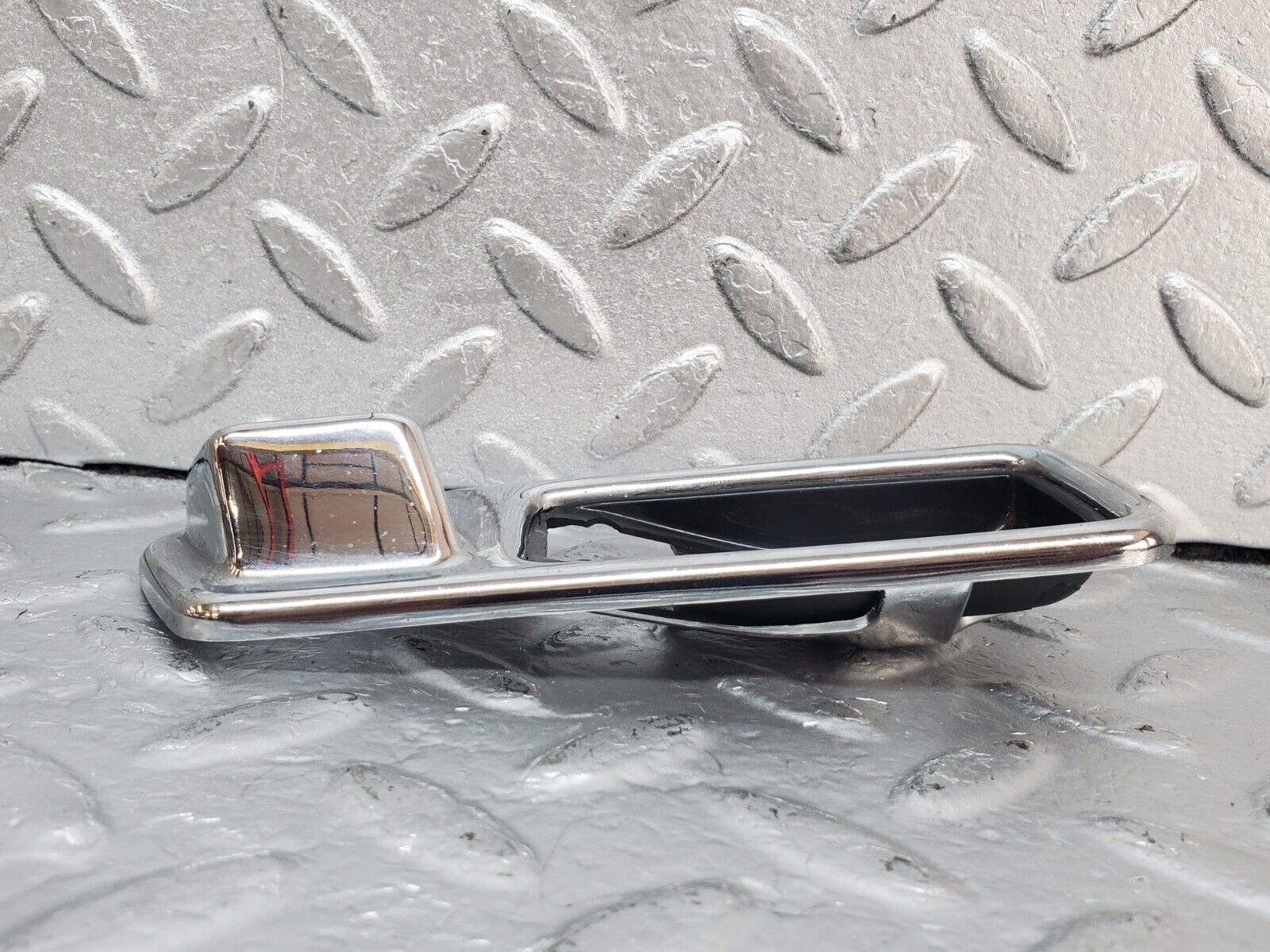 44391 Mercedes-Benz W123 280E Chrome Frame For Door Opener Right 1167660211