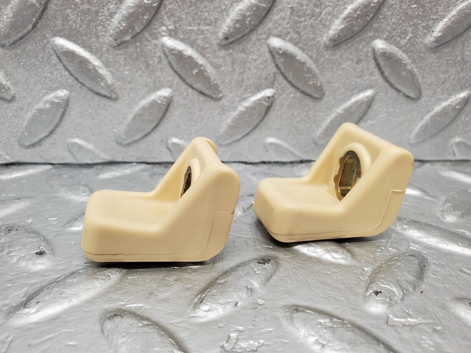 47008 Mercedes-Benz R129 320SL Coupe Rear Seat Holder