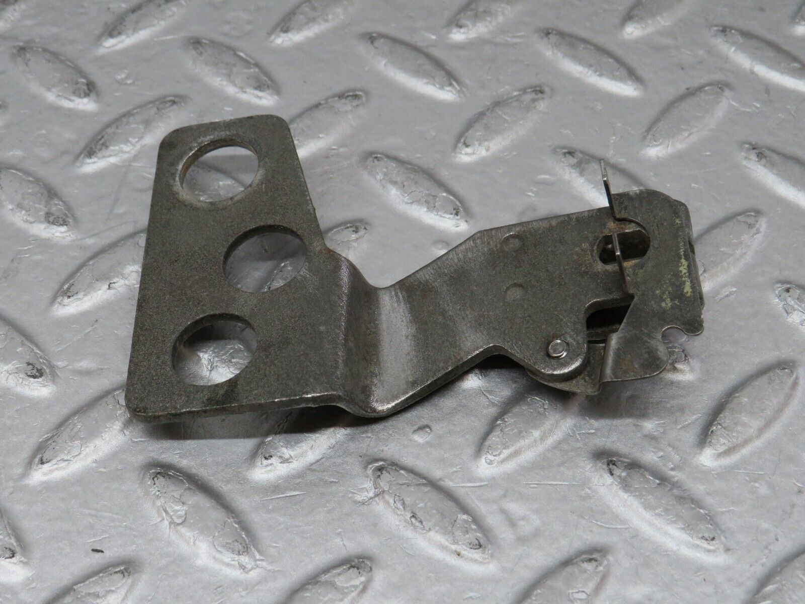 36417 Mercedes-Benz R107 450 Automatic Gearbox Linkage Bracket 722.002