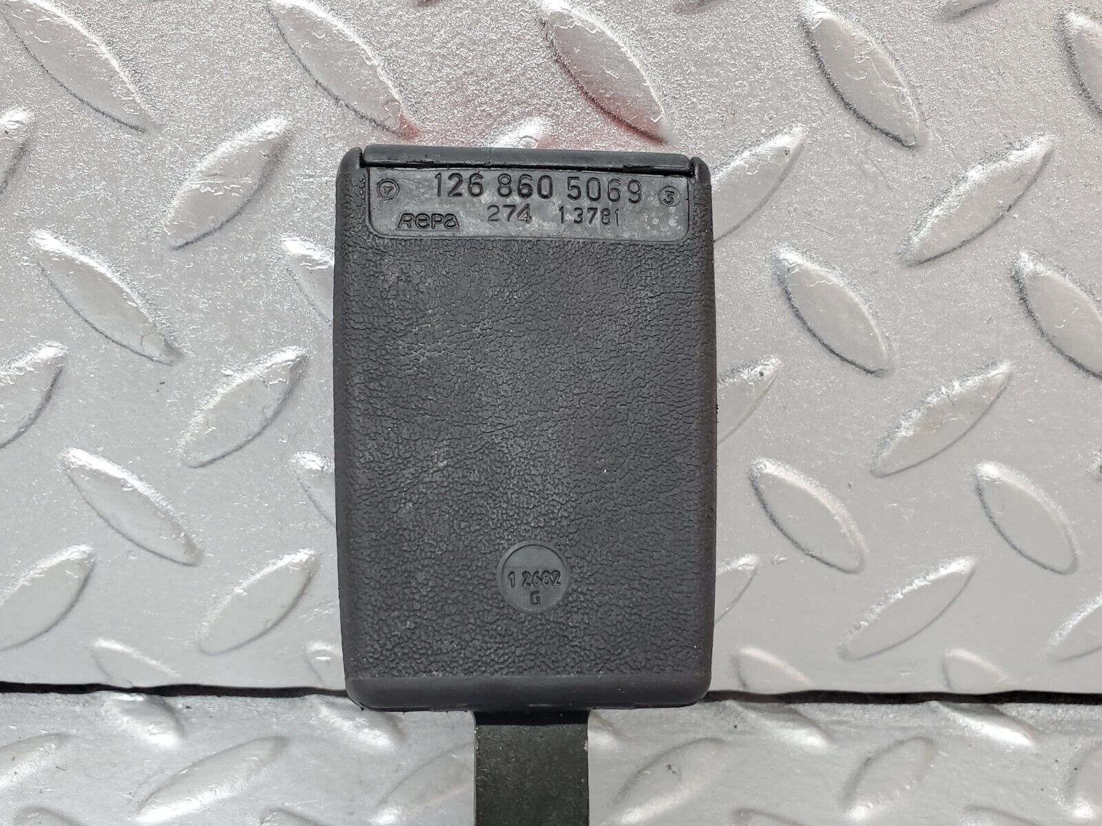 44520 Mercedes-Benz W123 280E Front Left Seat Belt With Buckle 1238602586 1268605069