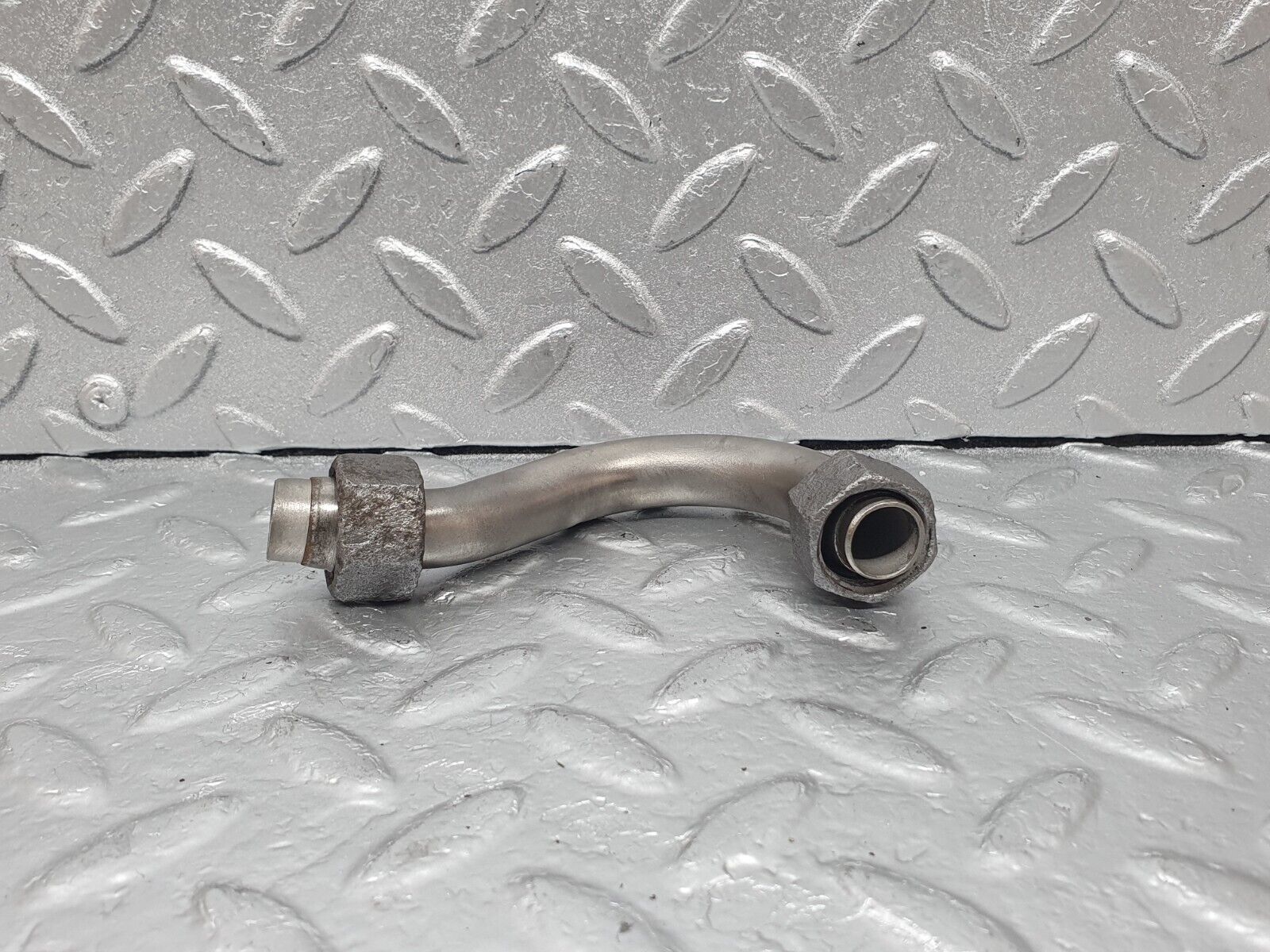 43566 Mercedes-Benz C126 380SEC Coupe EGR Valve Hose Pipe