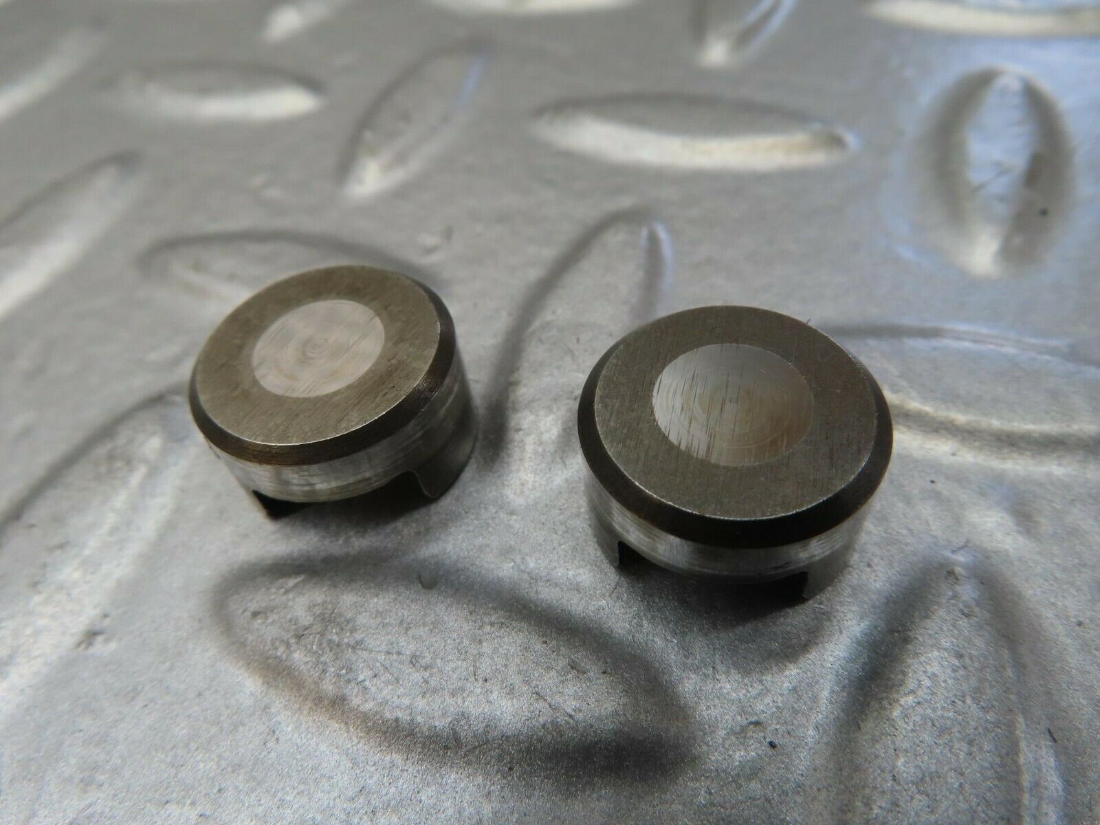 15697 Mercedes-Benz R107 450SL Valve Rocker Arm With Valve Tappet Pair