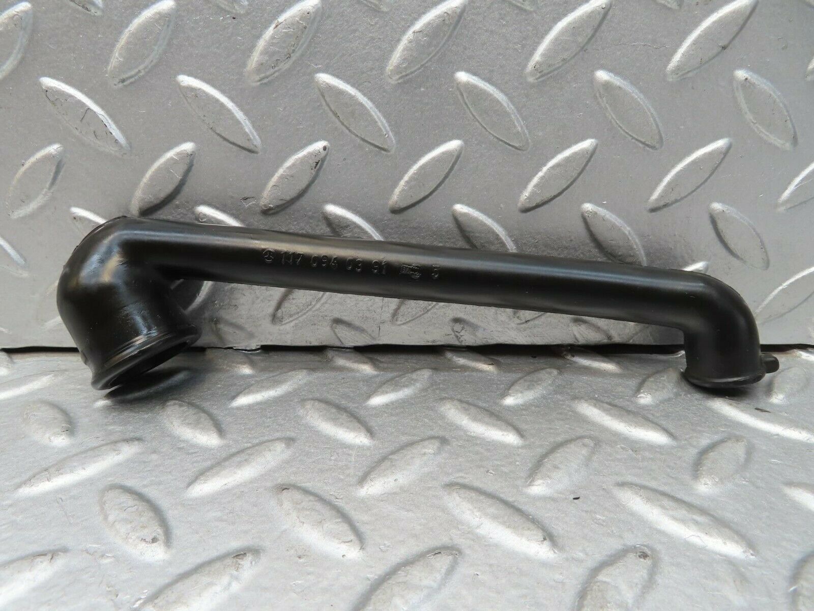 15688 Mercedes-Benz R107 450SL Crankcase Breather Hose 1170940391