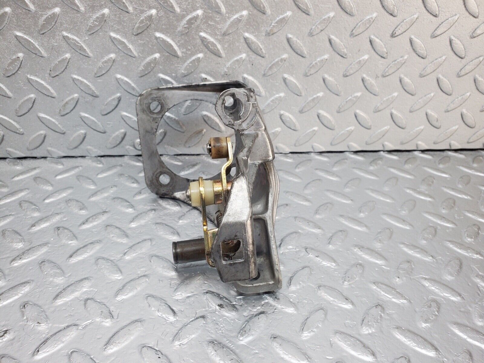 44593 Mercedes-Benz W124 220E Brake Pedal Bracket 1242900919