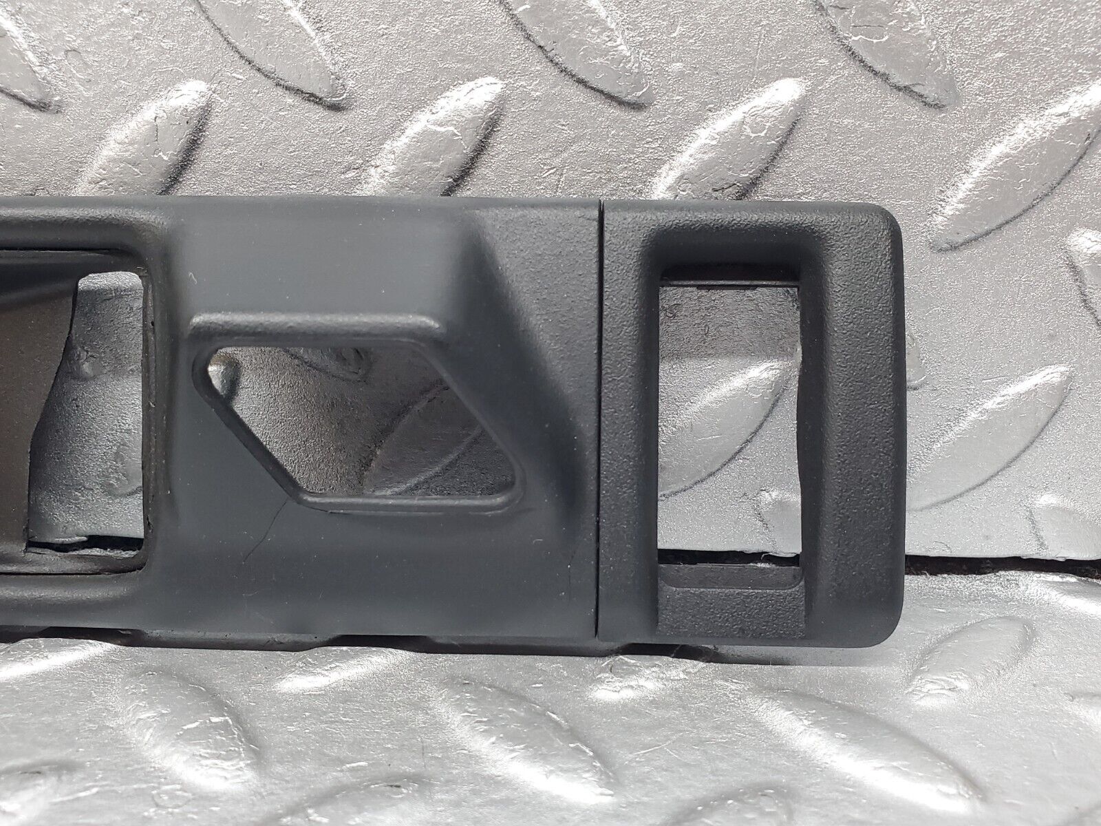 45895 Mercedes-Benz W126 420SE Rear Interior Door Handle Frame Right 1267660211 1267660491