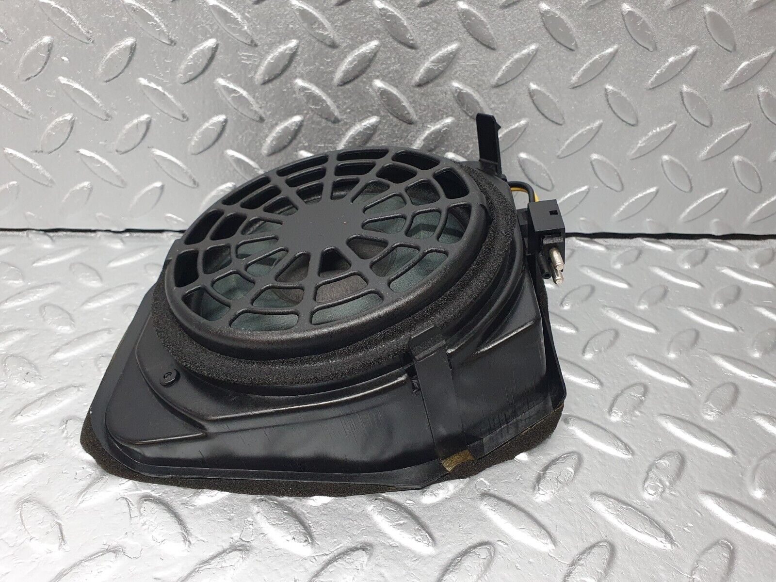 41788 Mercedes-Benz W202 C200 Front Door Loudspeaker Right 2028207002