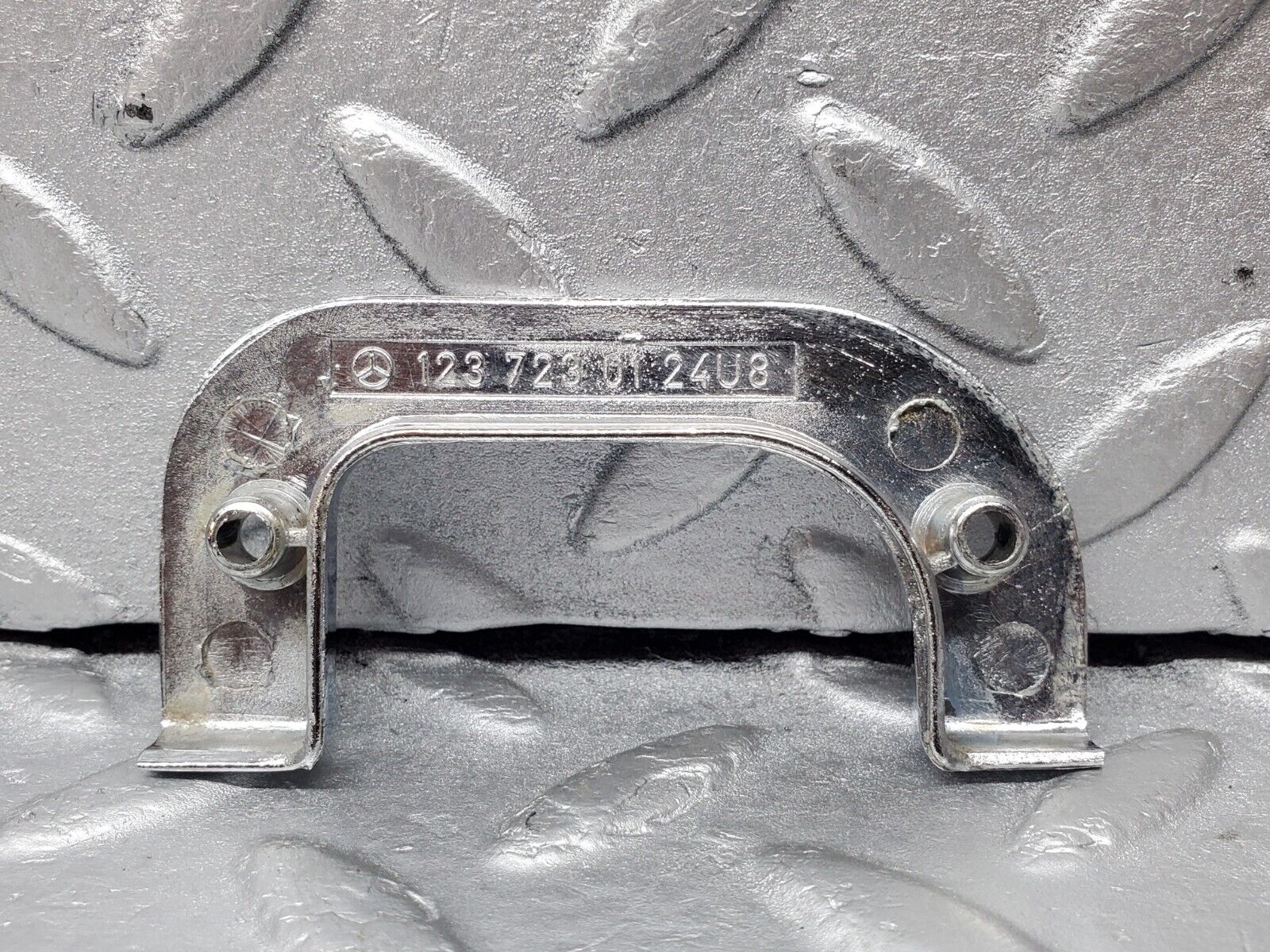 45558 Mercedes-Benz W126 420SE Interior Chrome Door Latch Trim Left 1237230124