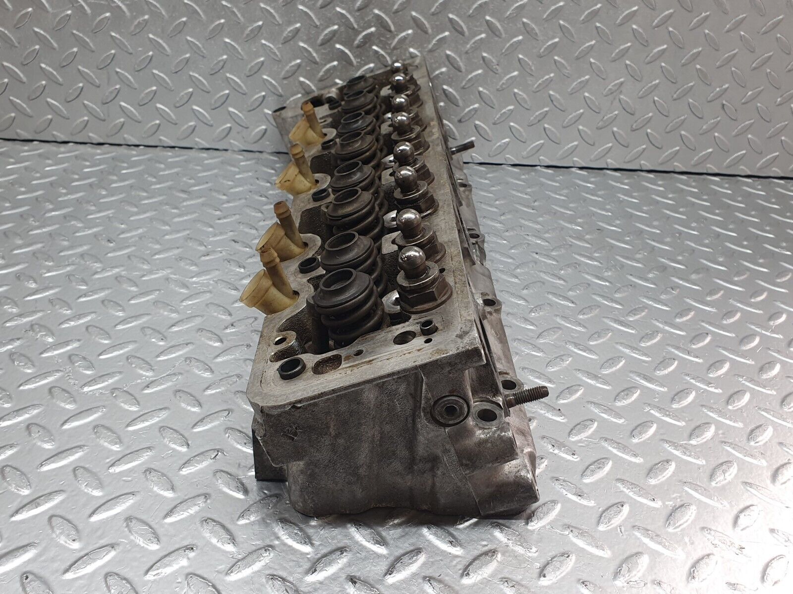 43839 Mercedes-Benz C126 380SEC Coupe Cylinder Head Left Side 1160163301