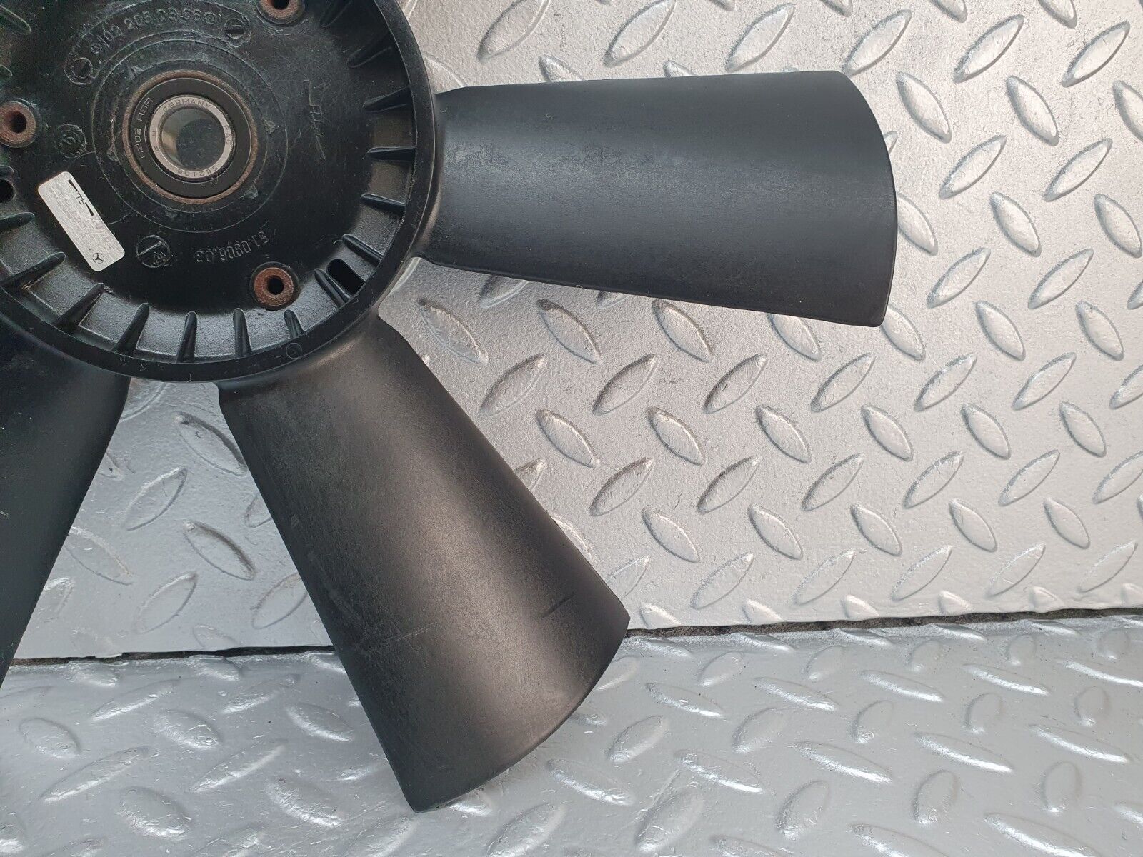 42684 Mercedes-Benz W201 190 2.0L Engine Cooling Fan 1022050506