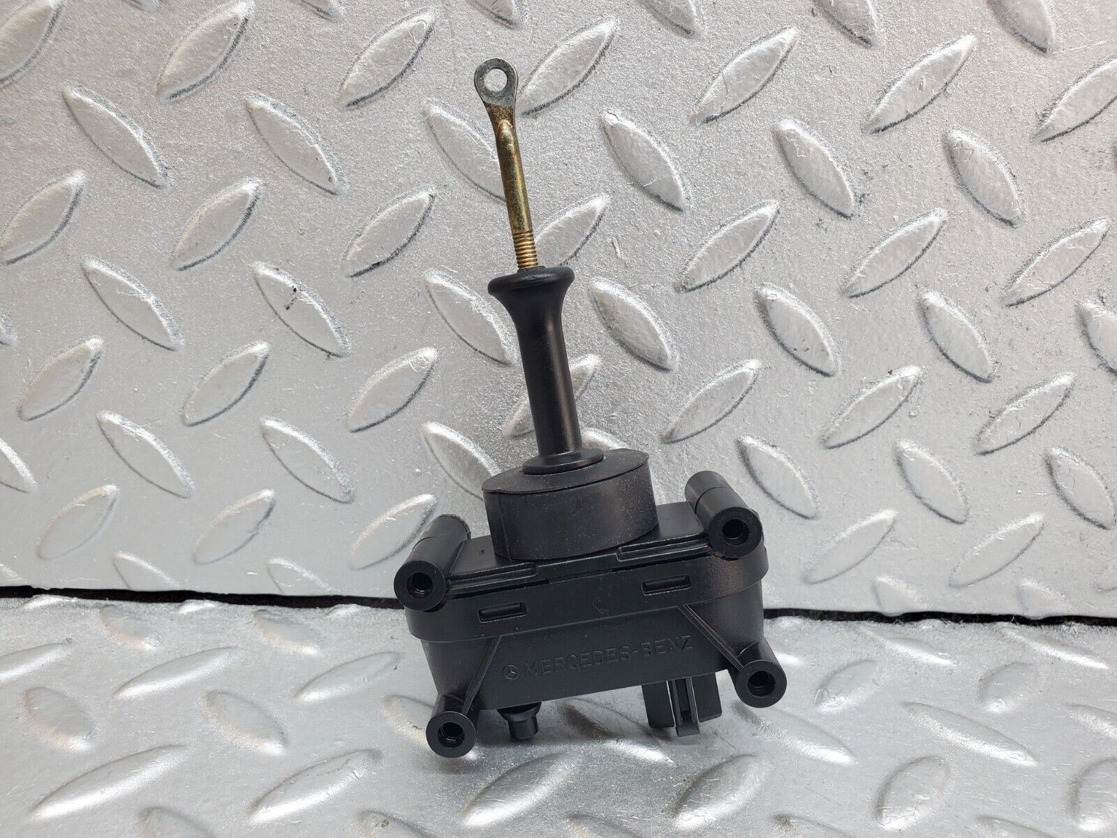 44756 Mercedes-Benz W124 220E Door Lock Vacuum Actuator Front Left