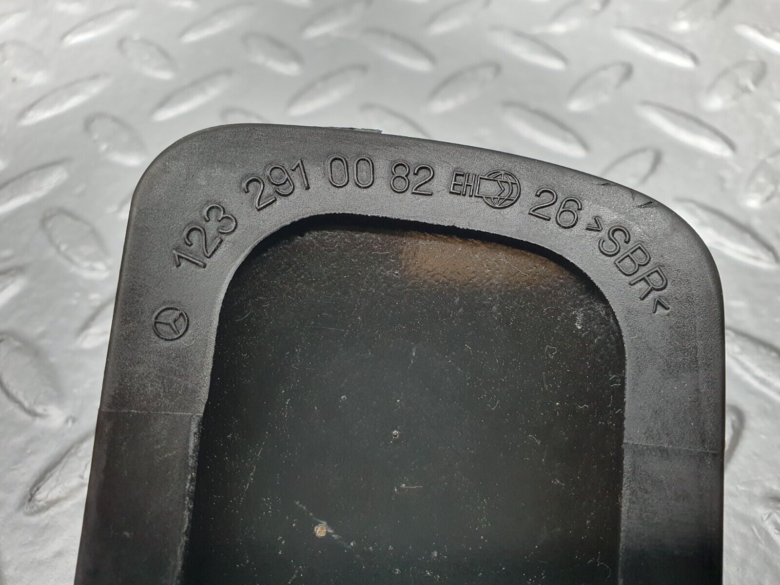 41967 Mercedes-Benz W202 C200 Brake Pedal With Rubber 1232910082