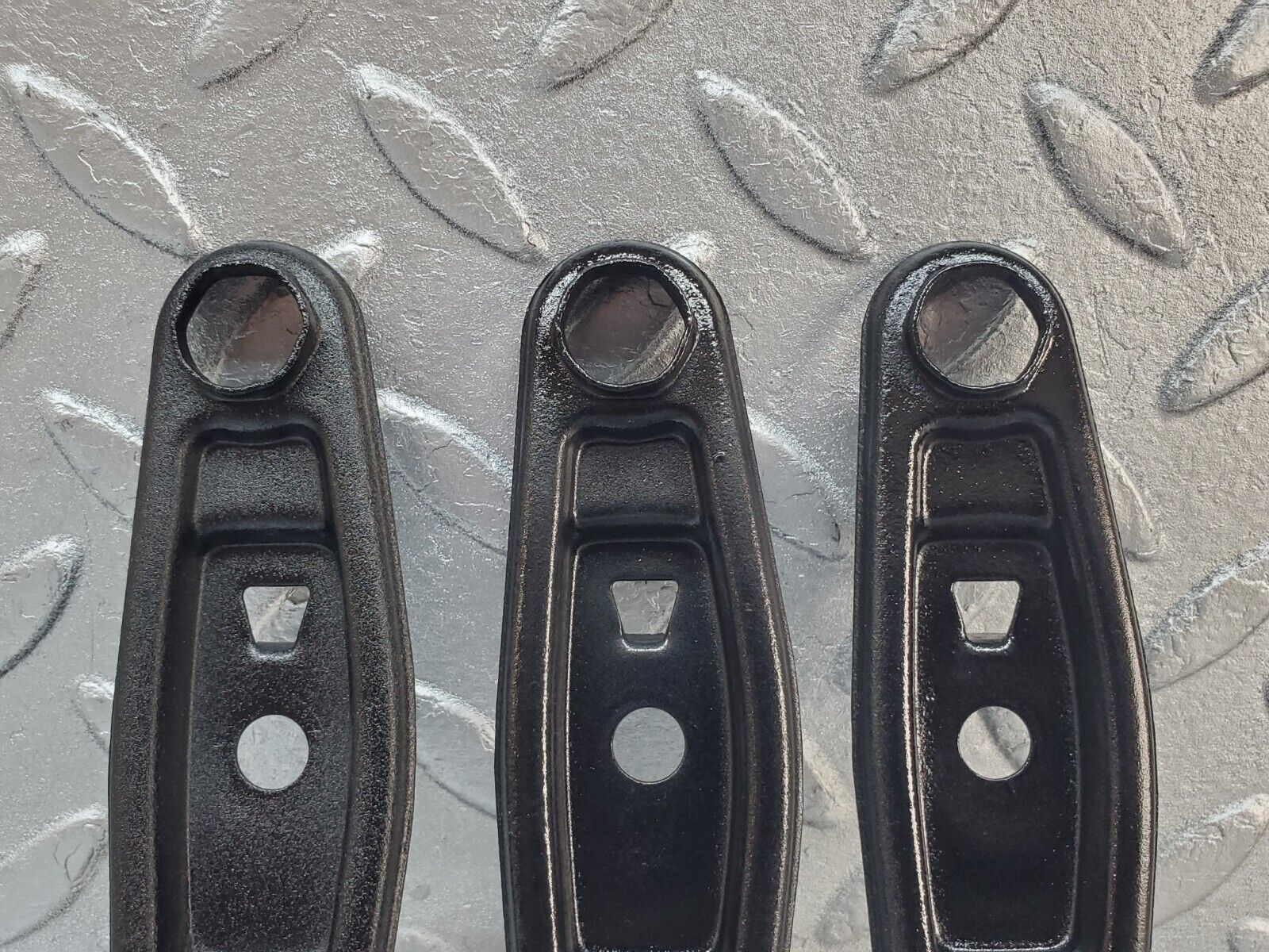 45402 Mercedes-Benz 280E M110.983 Fuel Injector Bracket 3x