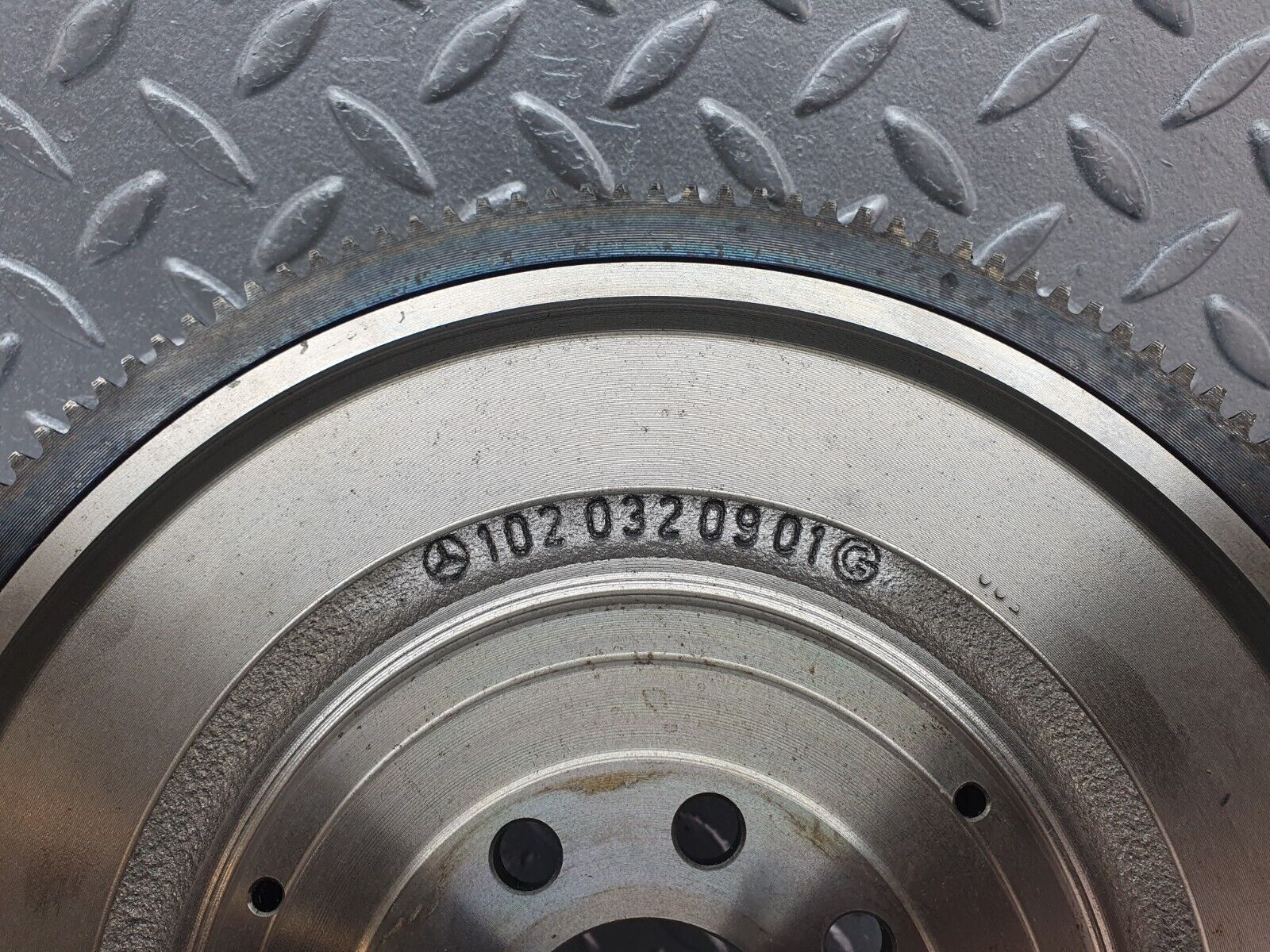 42725 Mercedes-Benz W201 190 2.0L Flywheel Starter Ring Manual Gearbox 1020320901