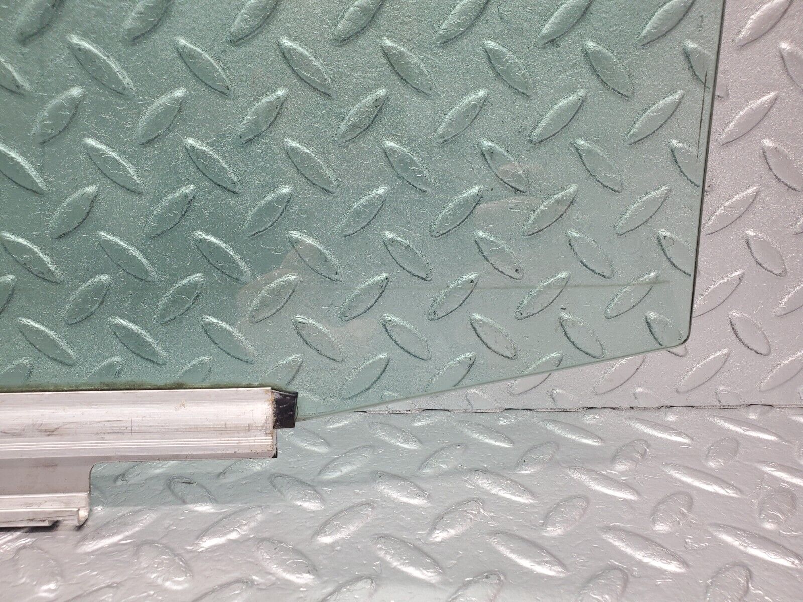 46248 Mercedes-Benz W124 280E Rear Right Door Window Glass