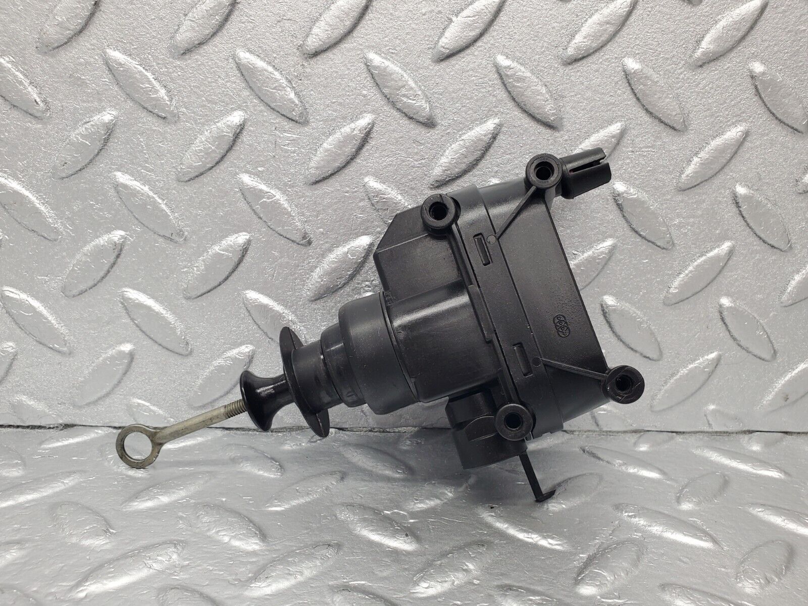 46939 Mercedes-Benz R129 320SL Coupe Right Door Lock Vacuum Actuator