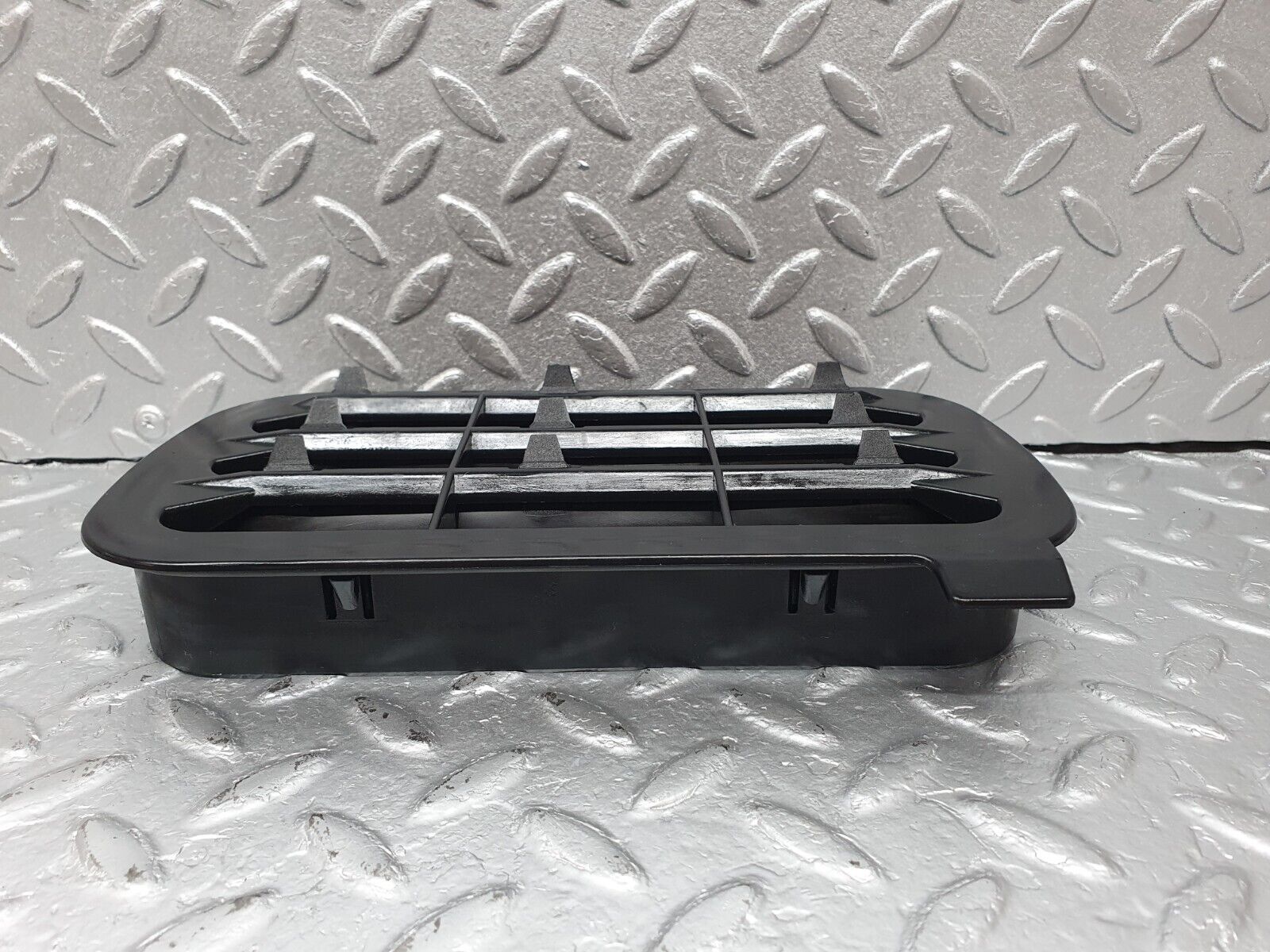 41604 Mercedes-Benz W124 200E Air Intake Vent 1248370230 1248370142