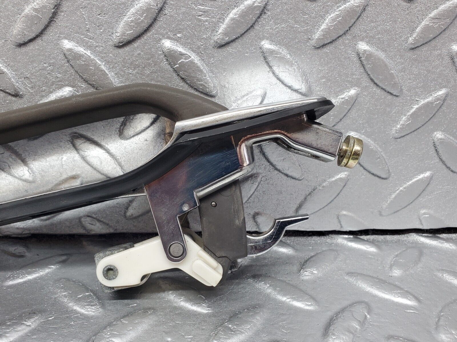 45647 Mercedes-Benz W126 420SE Rear Left Door Exterior Handle 1267600059