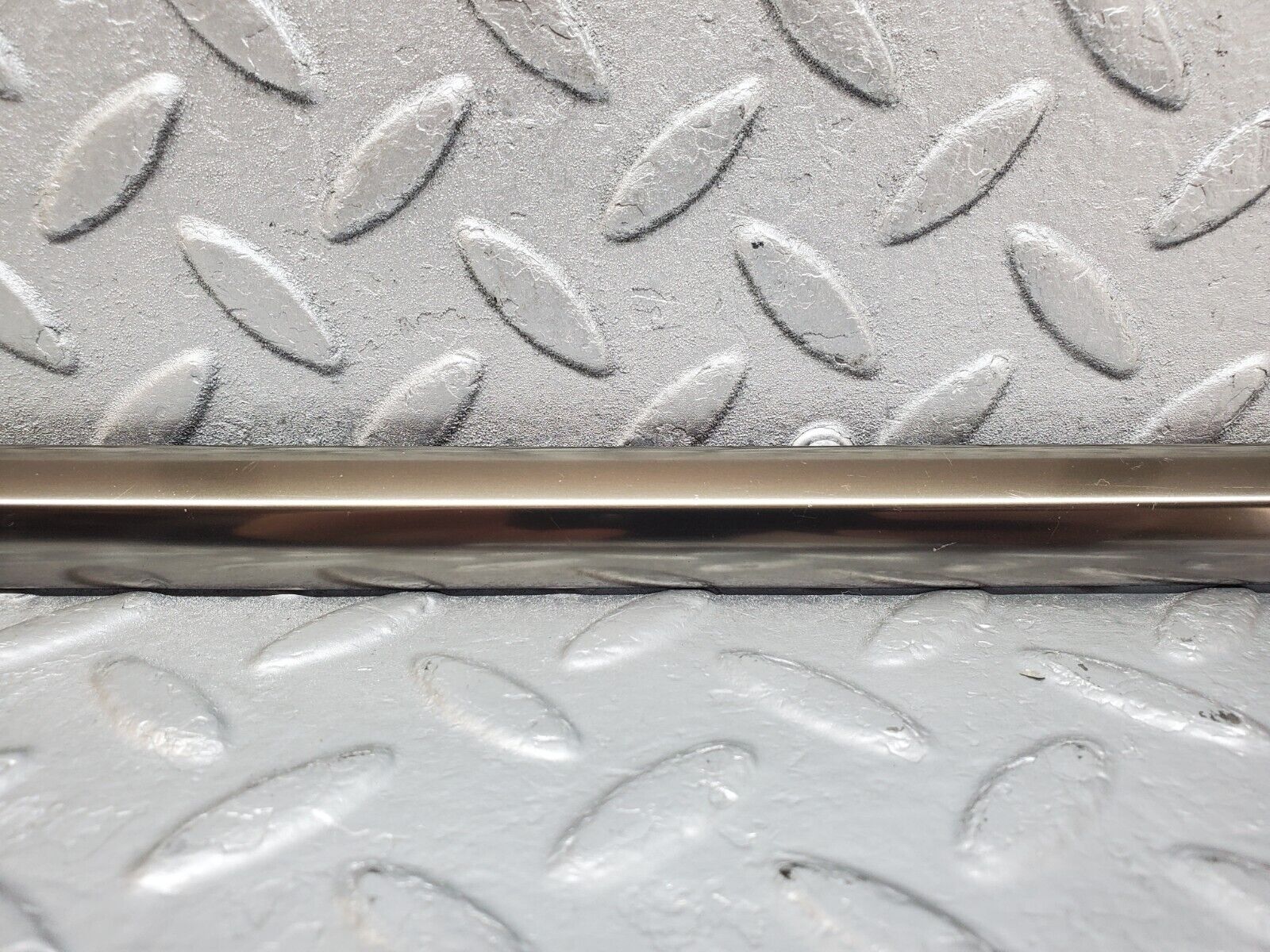 45135 Mercedes-Benz R129 300SL Coupe Right Door Window Moulding Trim