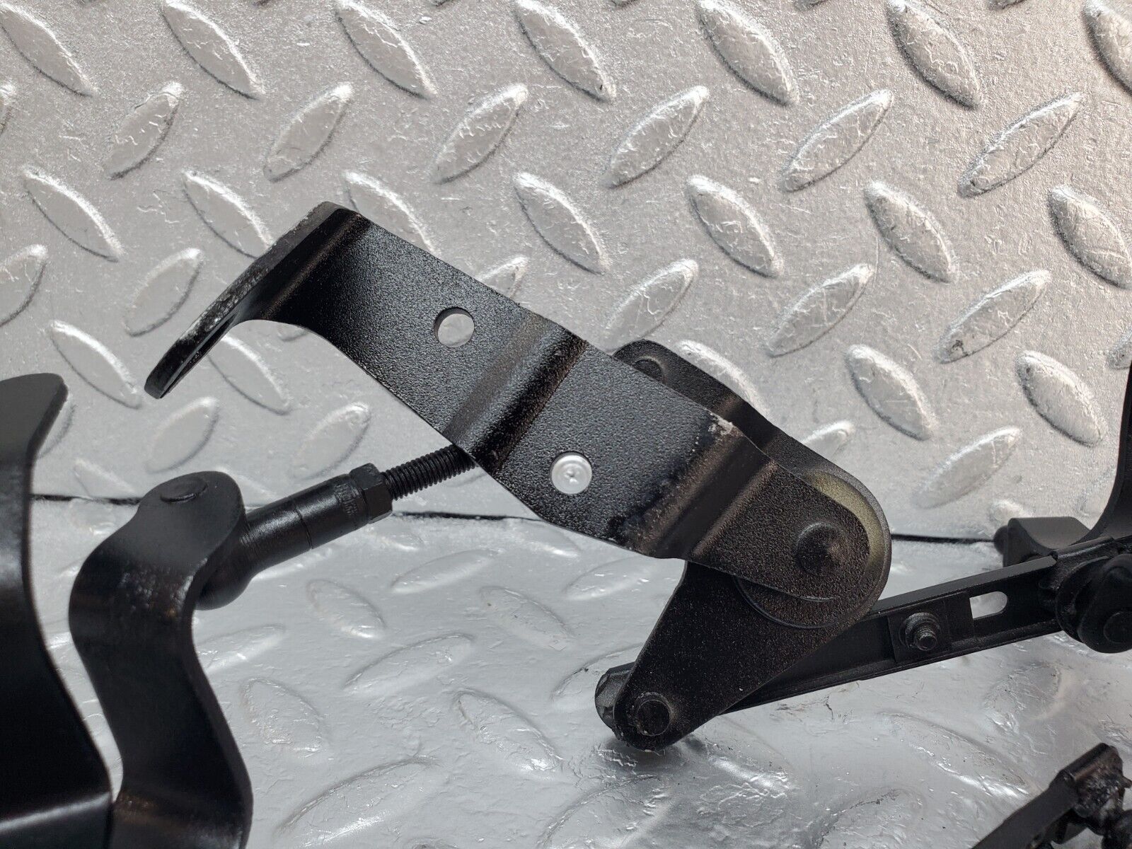 45411 Mercedes-Benz 280E M110.983 Throttle Linkage 0025450114