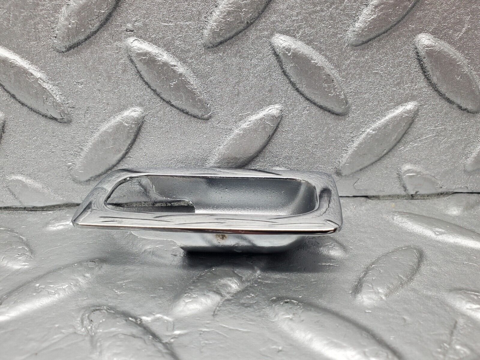 46465 Mercedes-Benz C123 280CE Coupe Door Lock Handle Surround Chrome