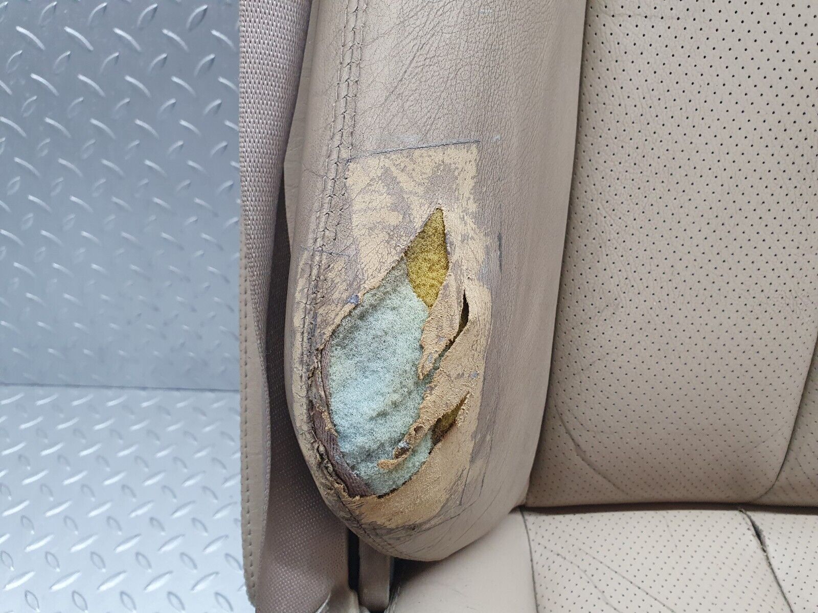 42419 Mercedes-Benz R129 320SL Coupe Electric Front Right Seat Leather Beige