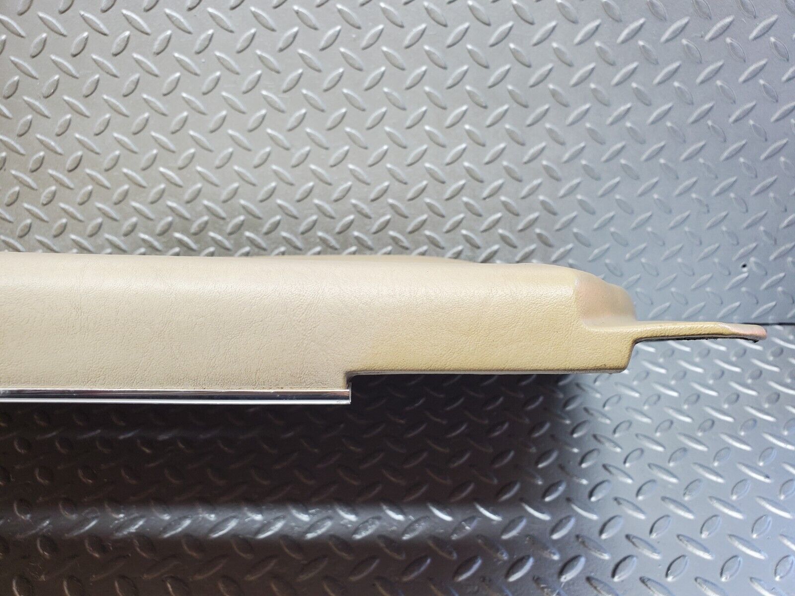 45718 Mercedes-Benz W126 420SE Front Right Door Card Beige 1267270270