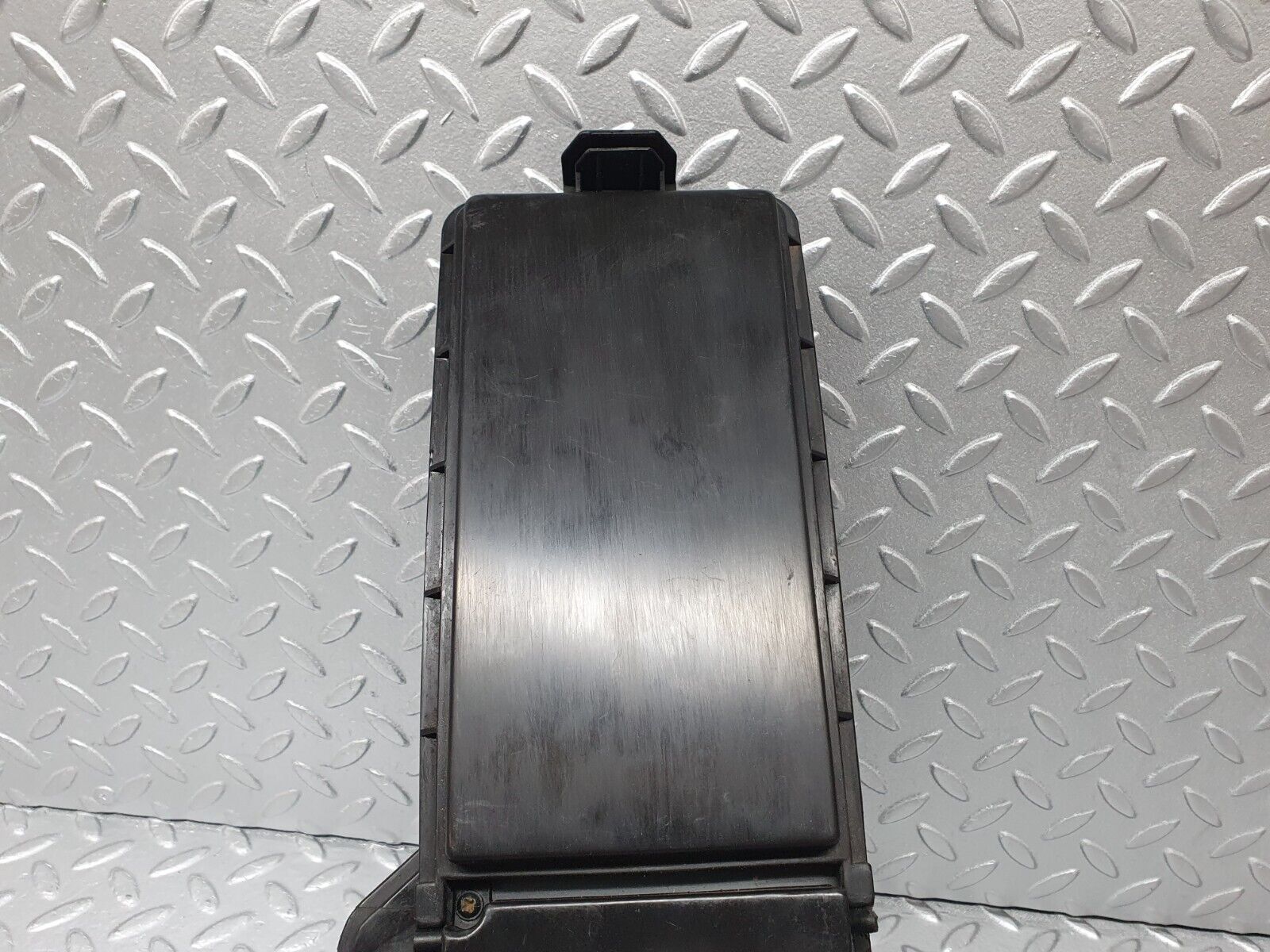 41817 Mercedes-Benz W202 C200 Fuse Box 2085400150 2025453700