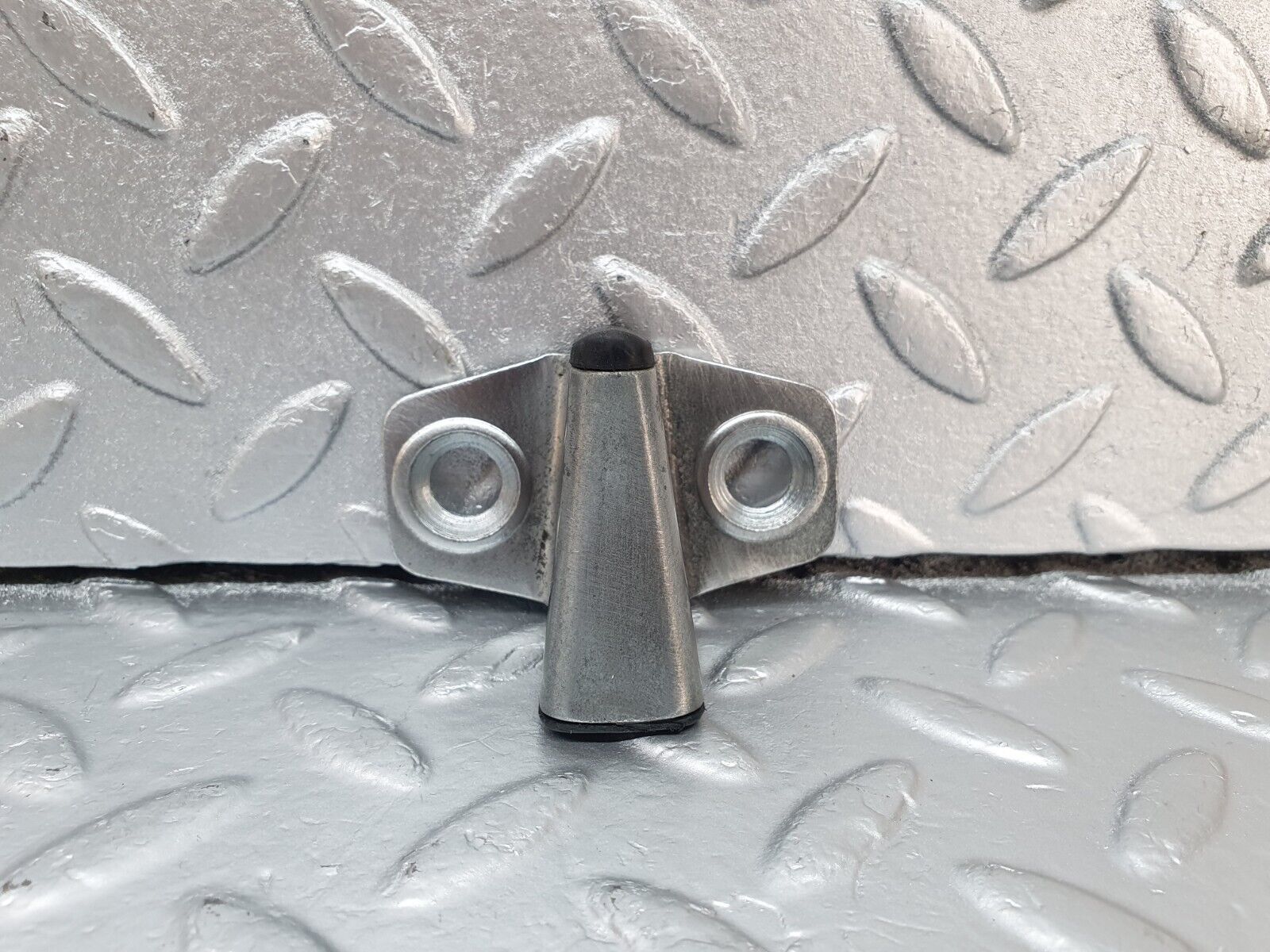 42890 Mercedes-Benz W201 190 2.0L Door Lock Latch