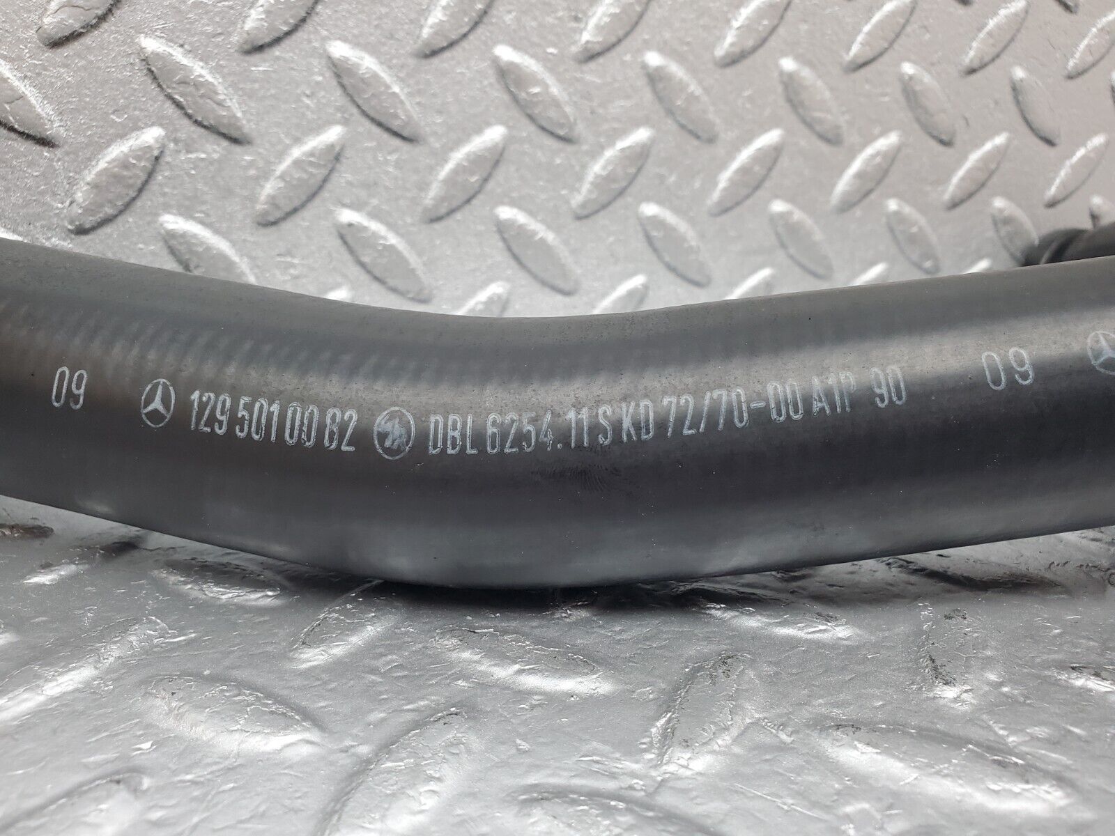 45105 Mercedes-Benz R129 300SL Coupe Radiator Lower Coolant Hose 1295010082