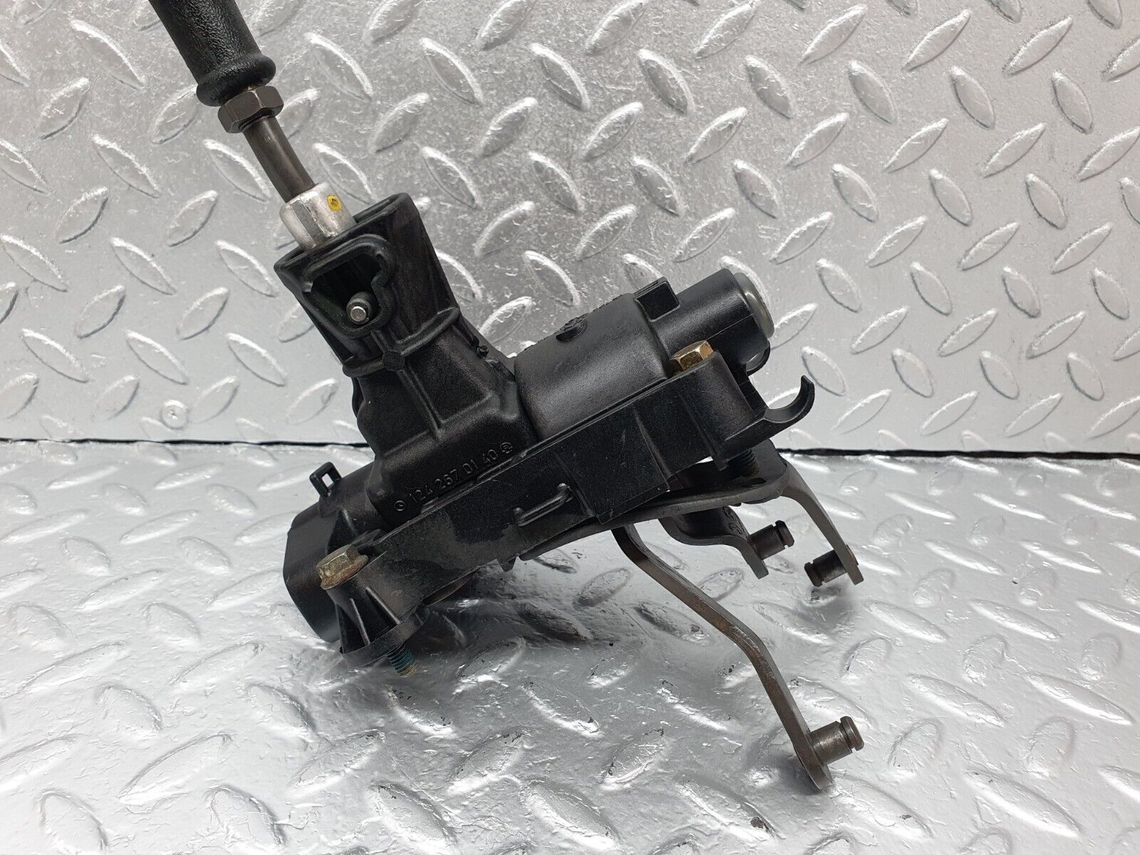 42863 Mercedes-Benz W201 190 2.0L Manual Gear Selector 1242670140 1242601094 2012670480