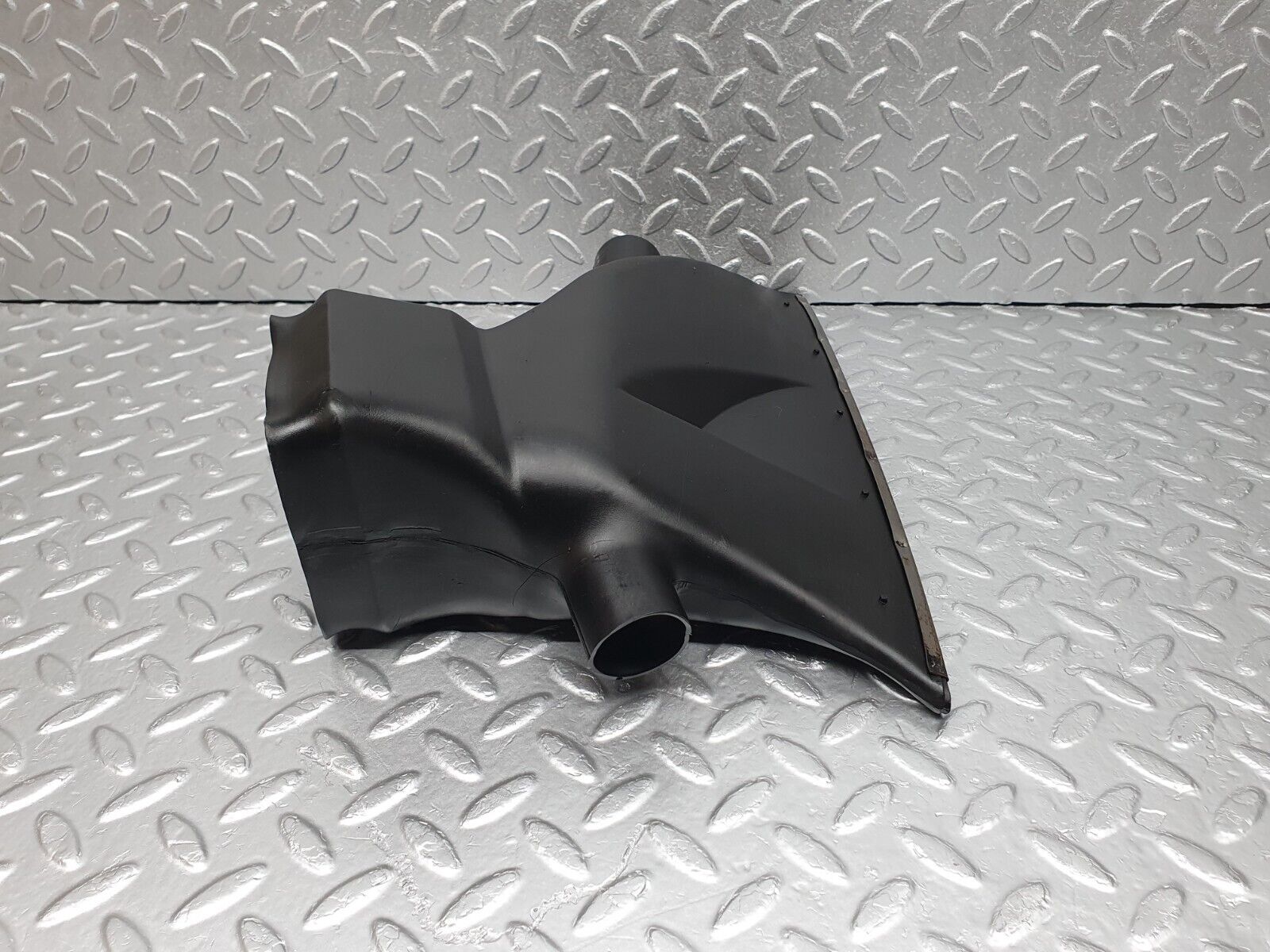 43090 Mercedes-Benz W108 280SE Dashboard Air Vent Duct Right