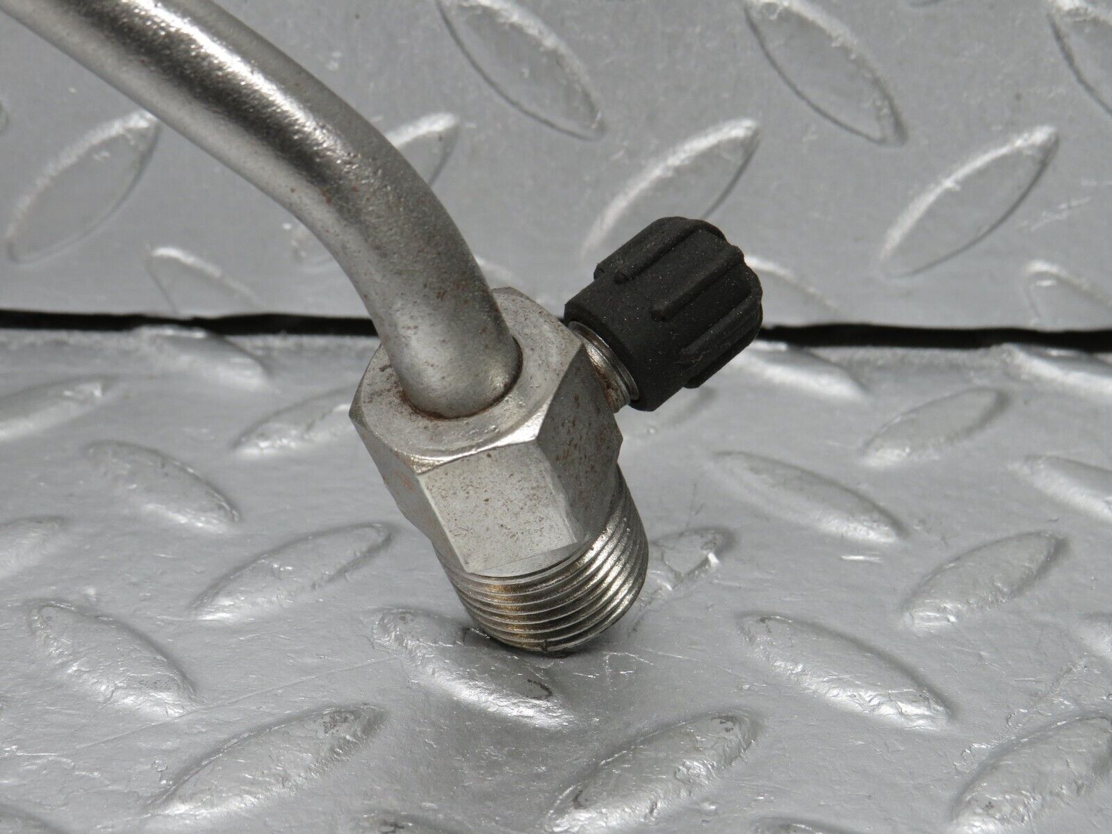 39286 Mercedes-Benz R107 500SL Air Conditioning Hose Pipe