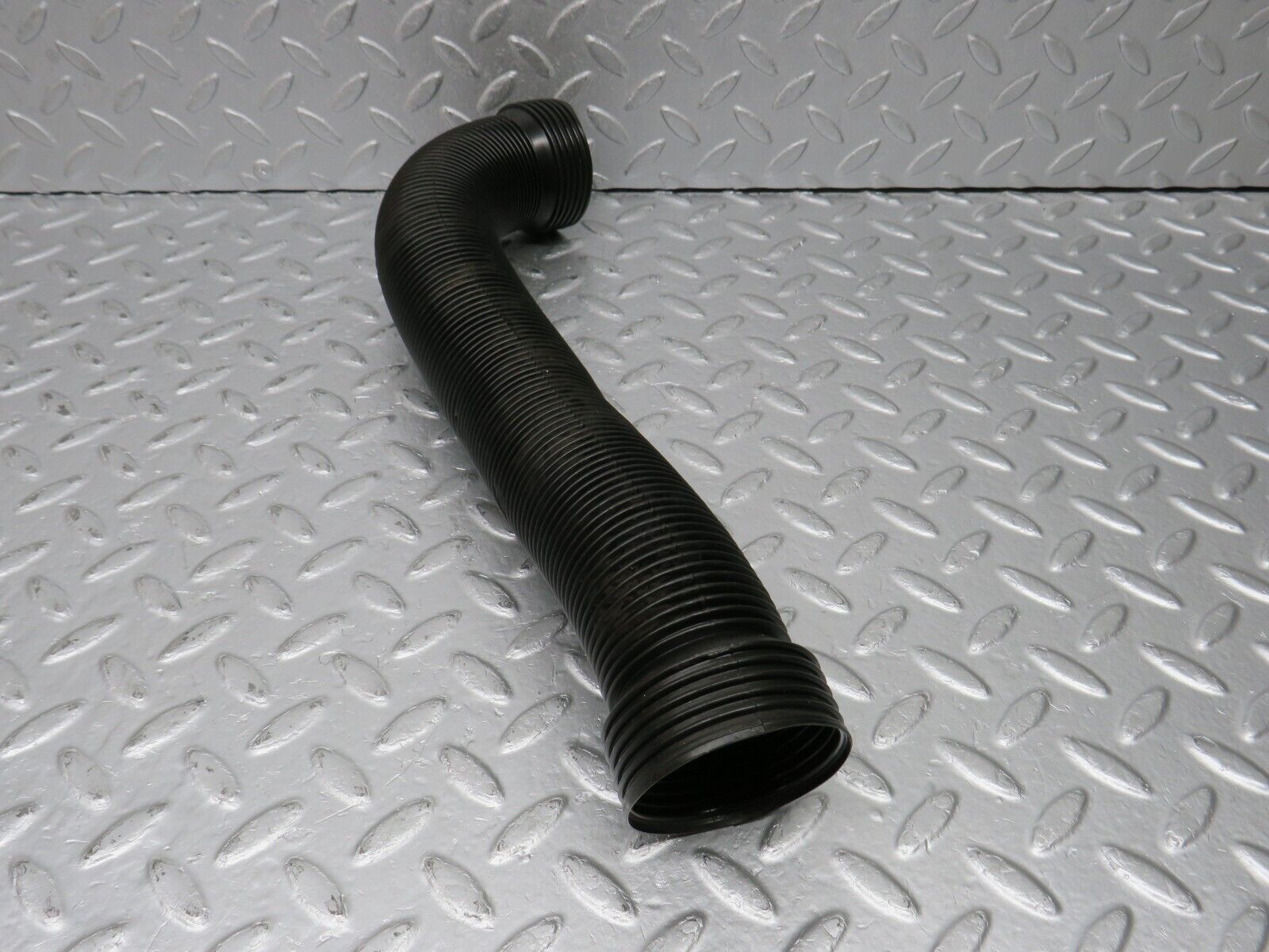 39905 Mercedes-Benz R107 350SL Air Duct Pipe Hose