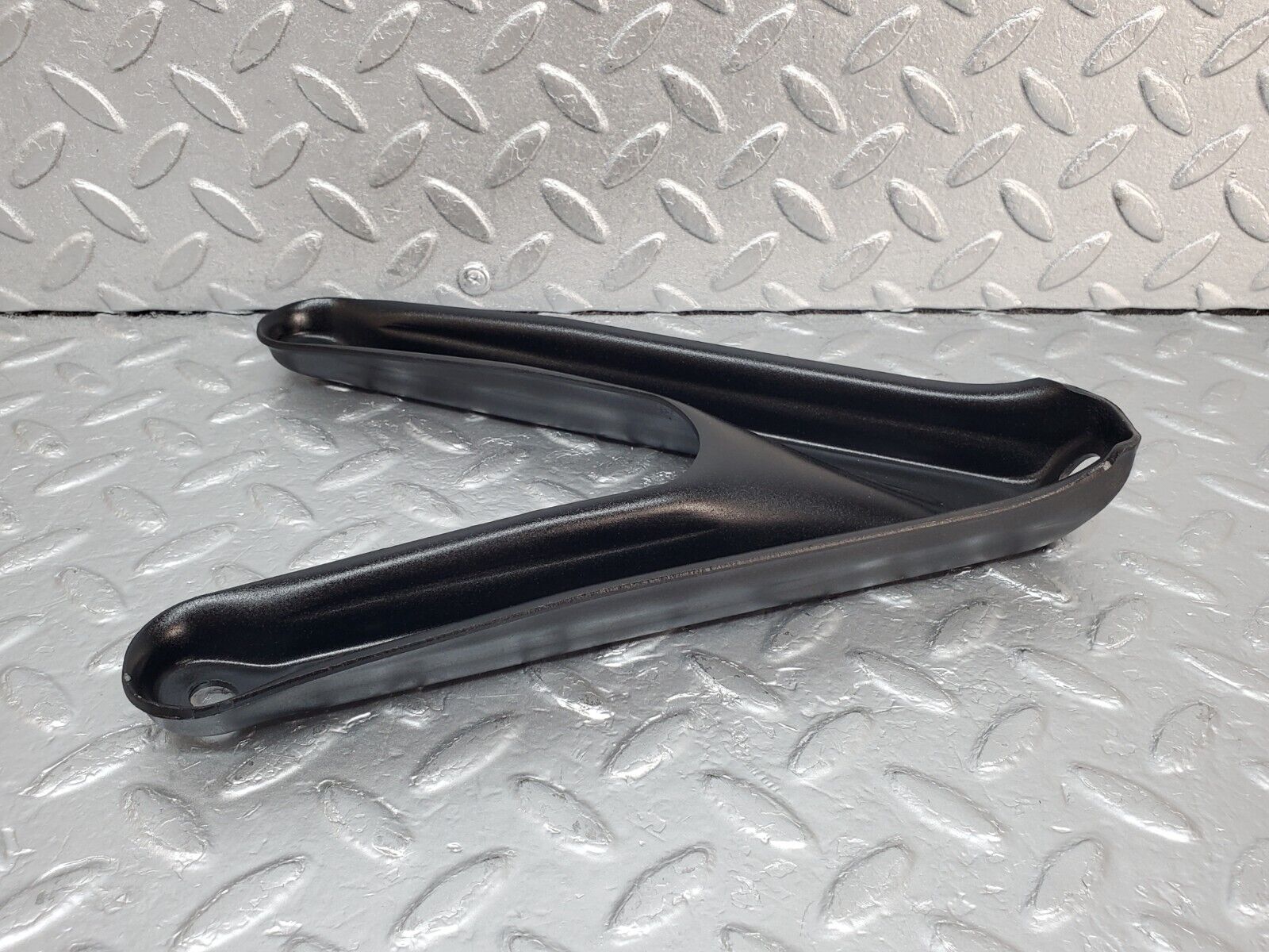 44810 Mercedes-Benz W124 220E Air Intake Manifold Bracket