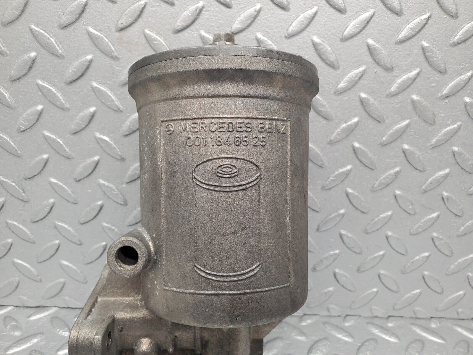46093 Mercedes-Benz W126 420SE Oil Filter Housing 0011846525 1171802611