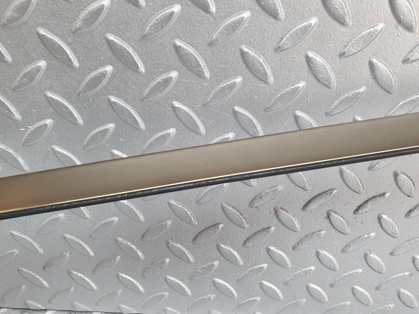 42112 Mercedes-Benz W202 C200 Roof Trim Right Side